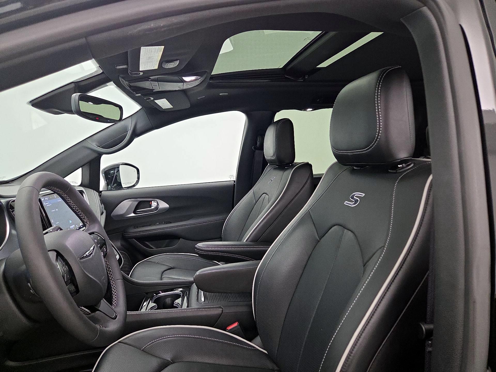 Thumbnail: 2026 Chrysler Pacifica - 20