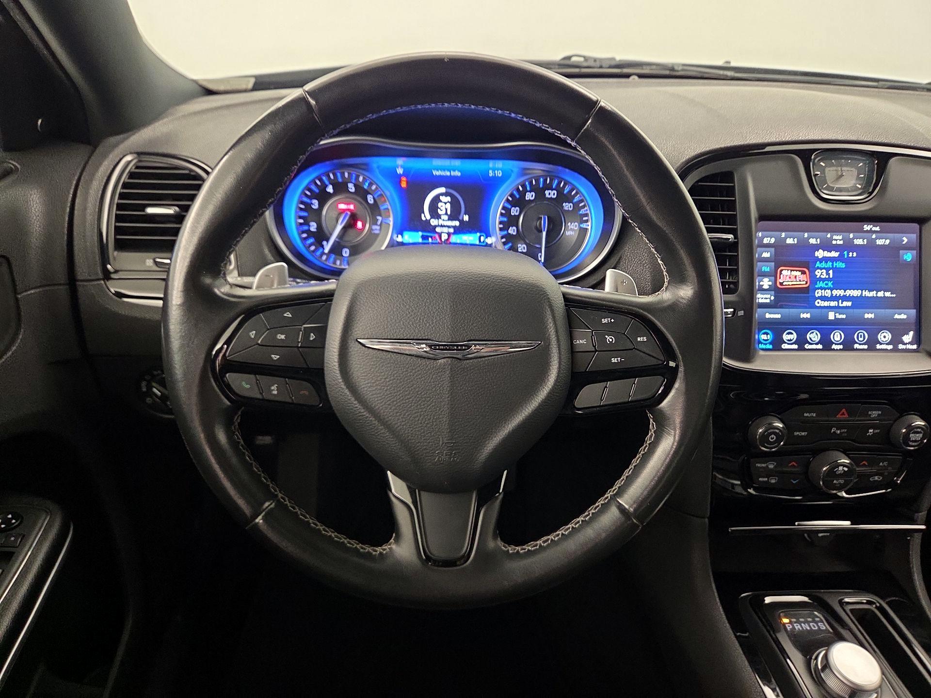 Thumbnail: 2021 Chrysler 300 - 10