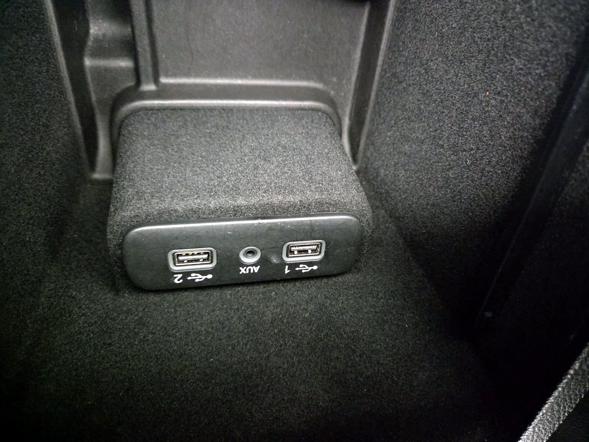 Thumbnail: 2021 Chrysler 300 - 18