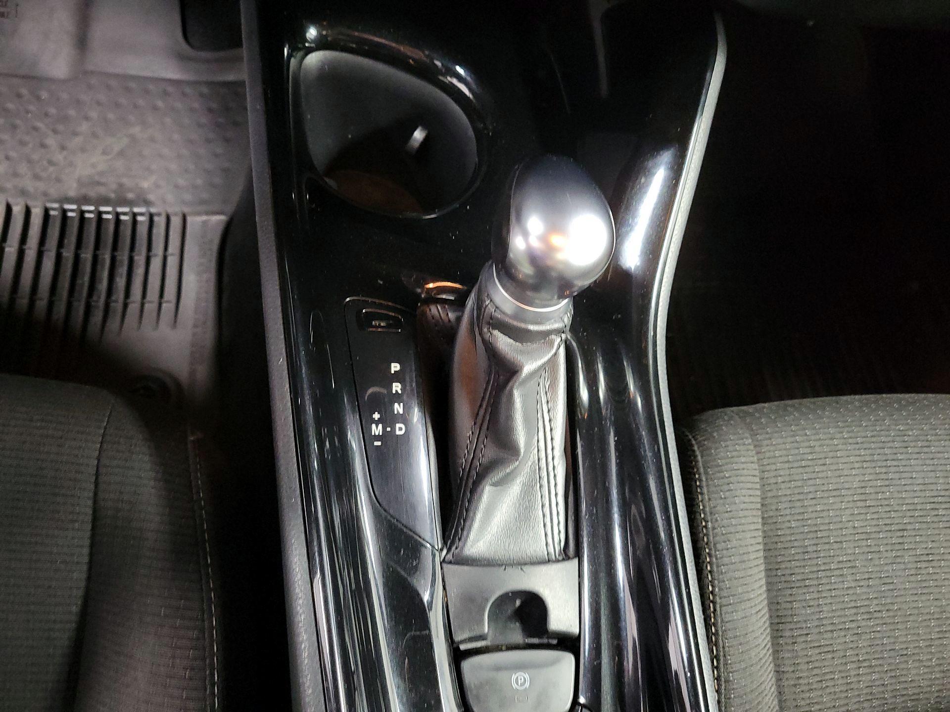 Thumbnail: 2019 Toyota C-HR - 15