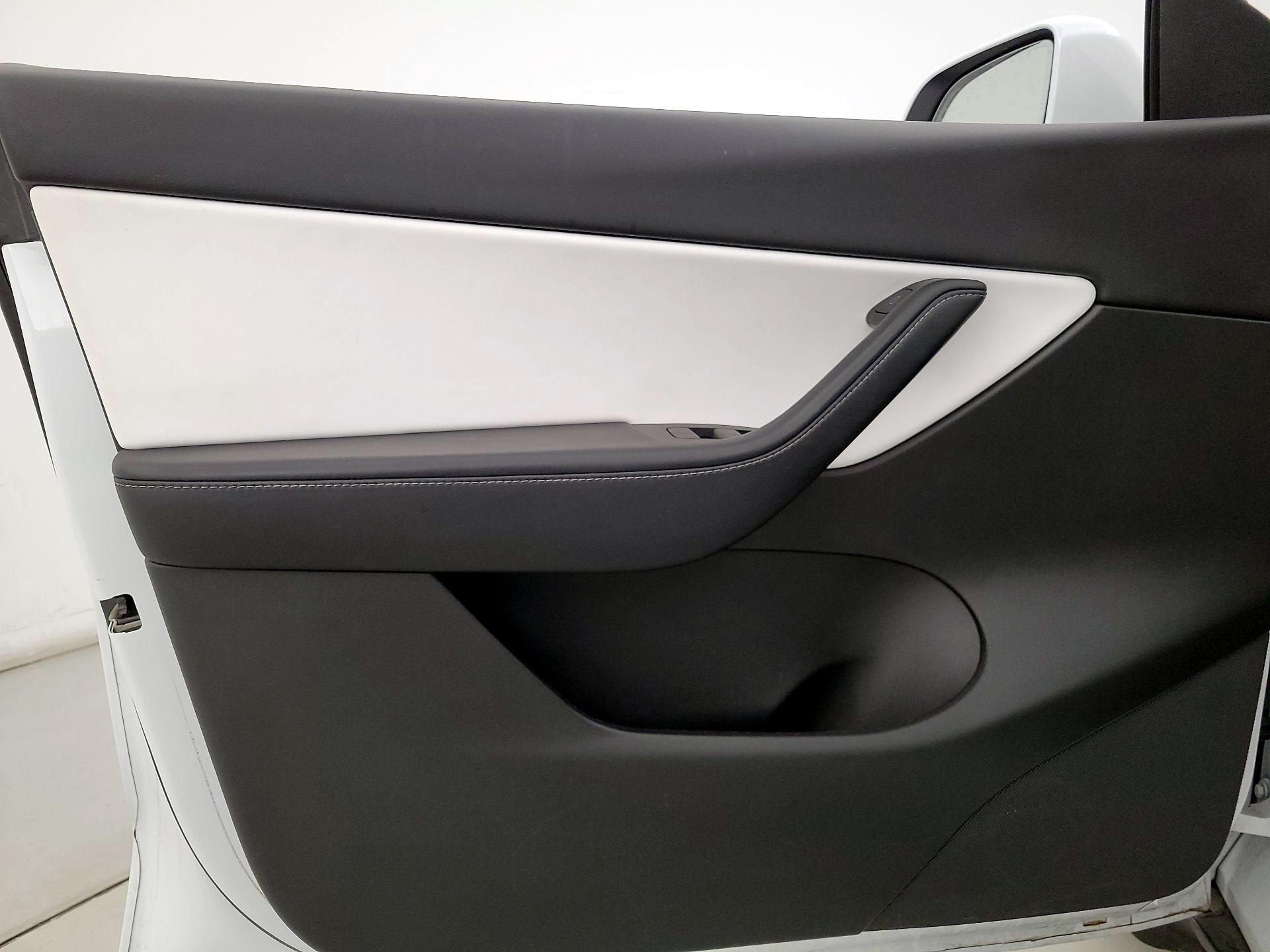 Thumbnail: 2022 Tesla Model Y - 12