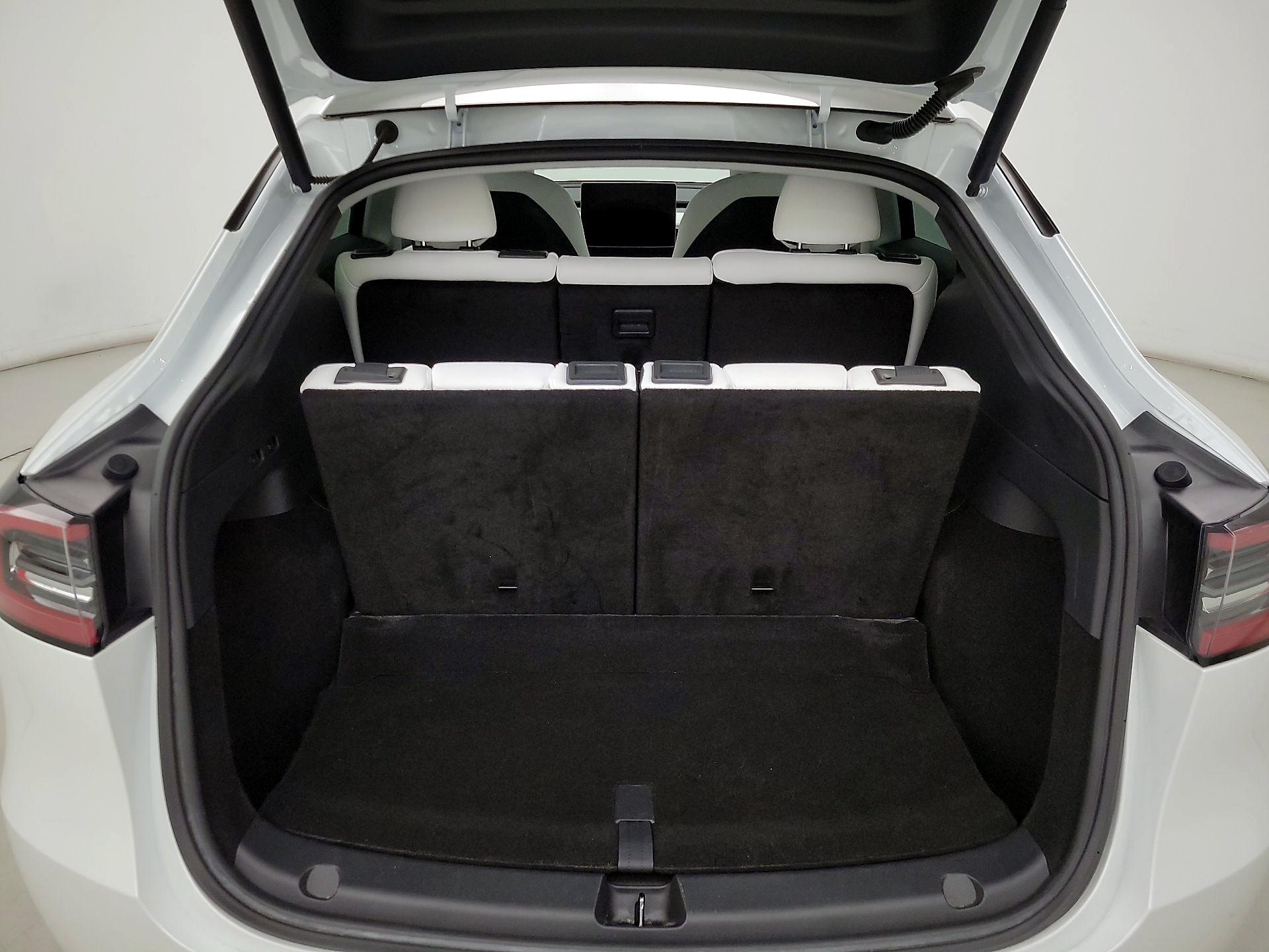 Thumbnail: 2022 Tesla Model Y - 20