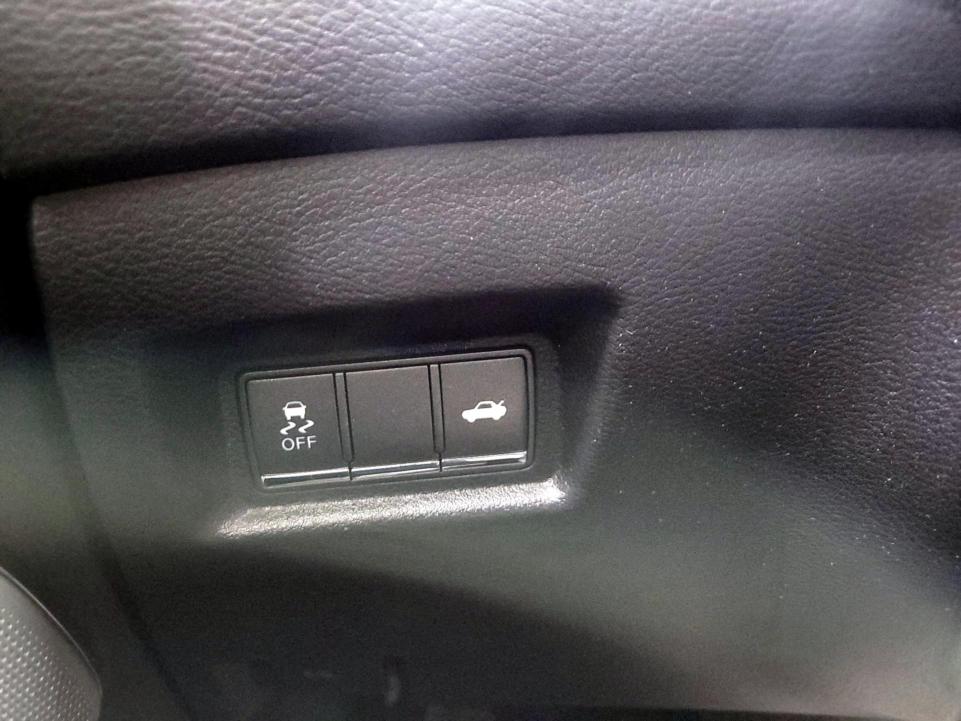 Thumbnail: 2017 INFINITI Q60 - 13