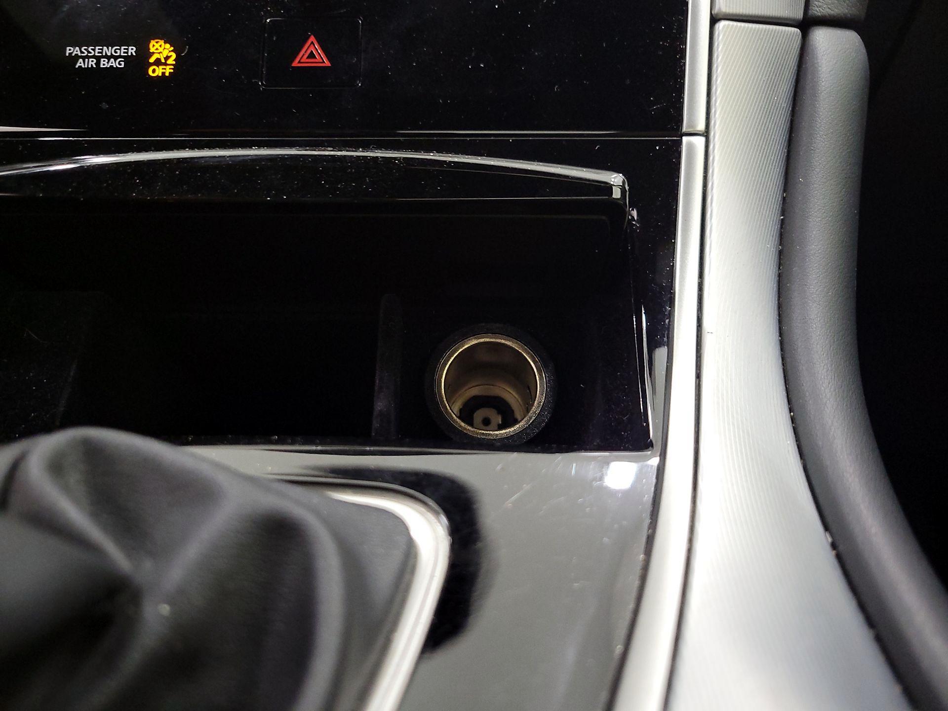 Thumbnail: 2017 INFINITI Q60 - 18