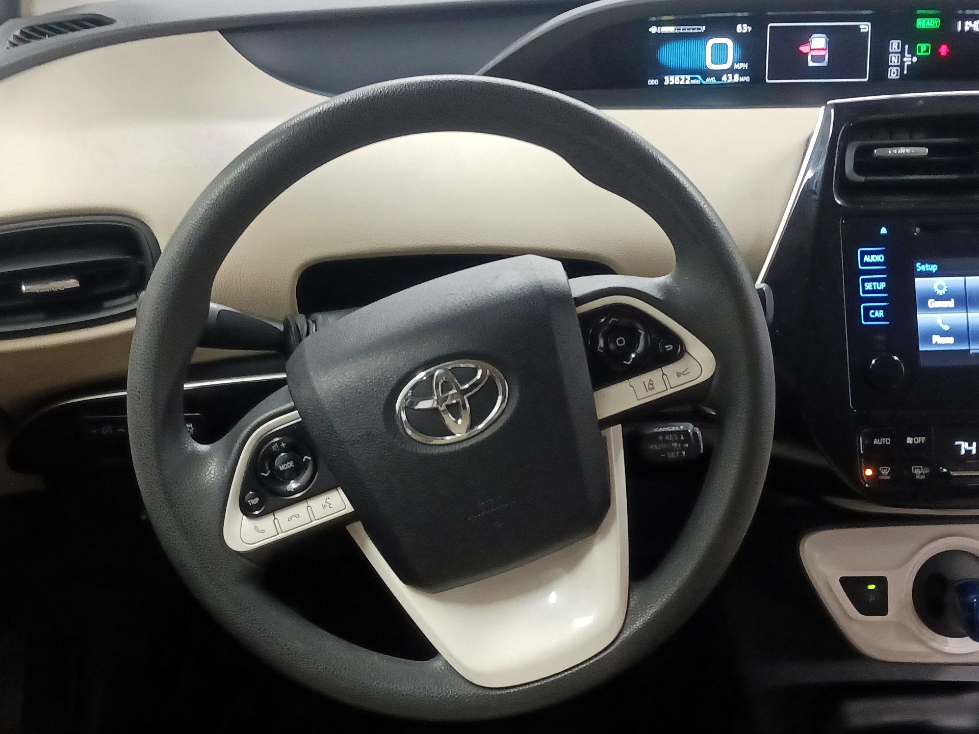 Thumbnail: 2018 Toyota Prius - 10