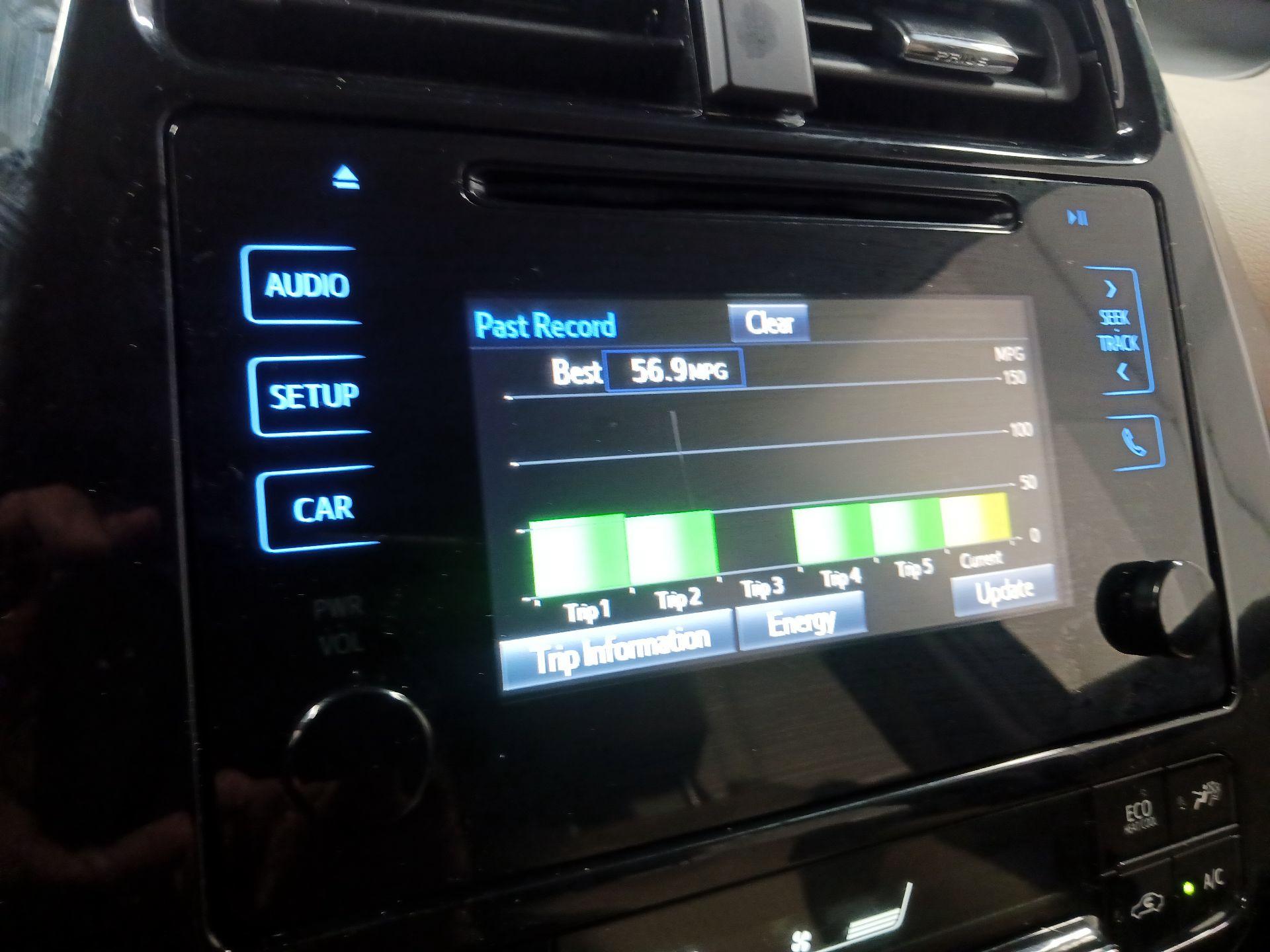 Thumbnail: 2018 Toyota Prius - 15