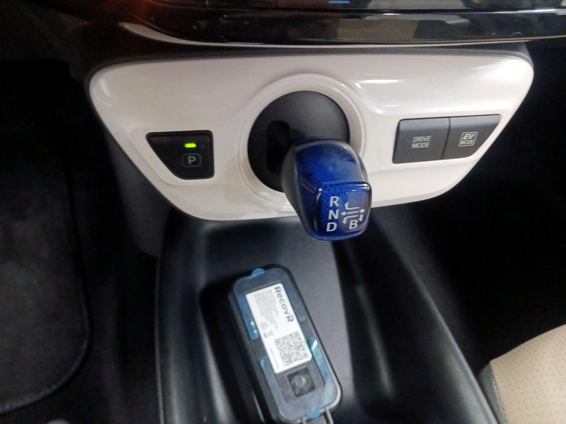 Thumbnail: 2018 Toyota Prius - 17