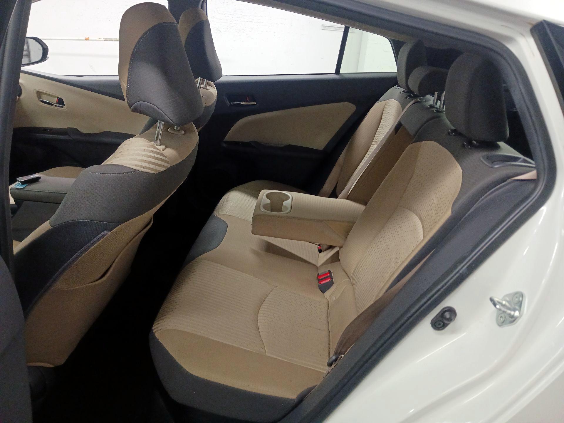 Thumbnail: 2018 Toyota Prius - 18