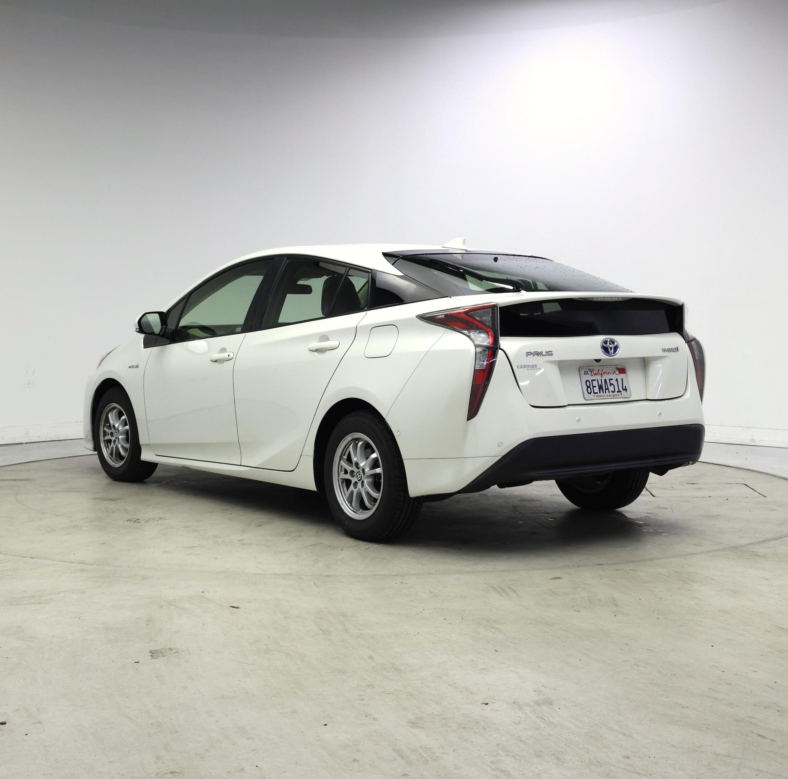 Thumbnail: 2018 Toyota Prius - 2