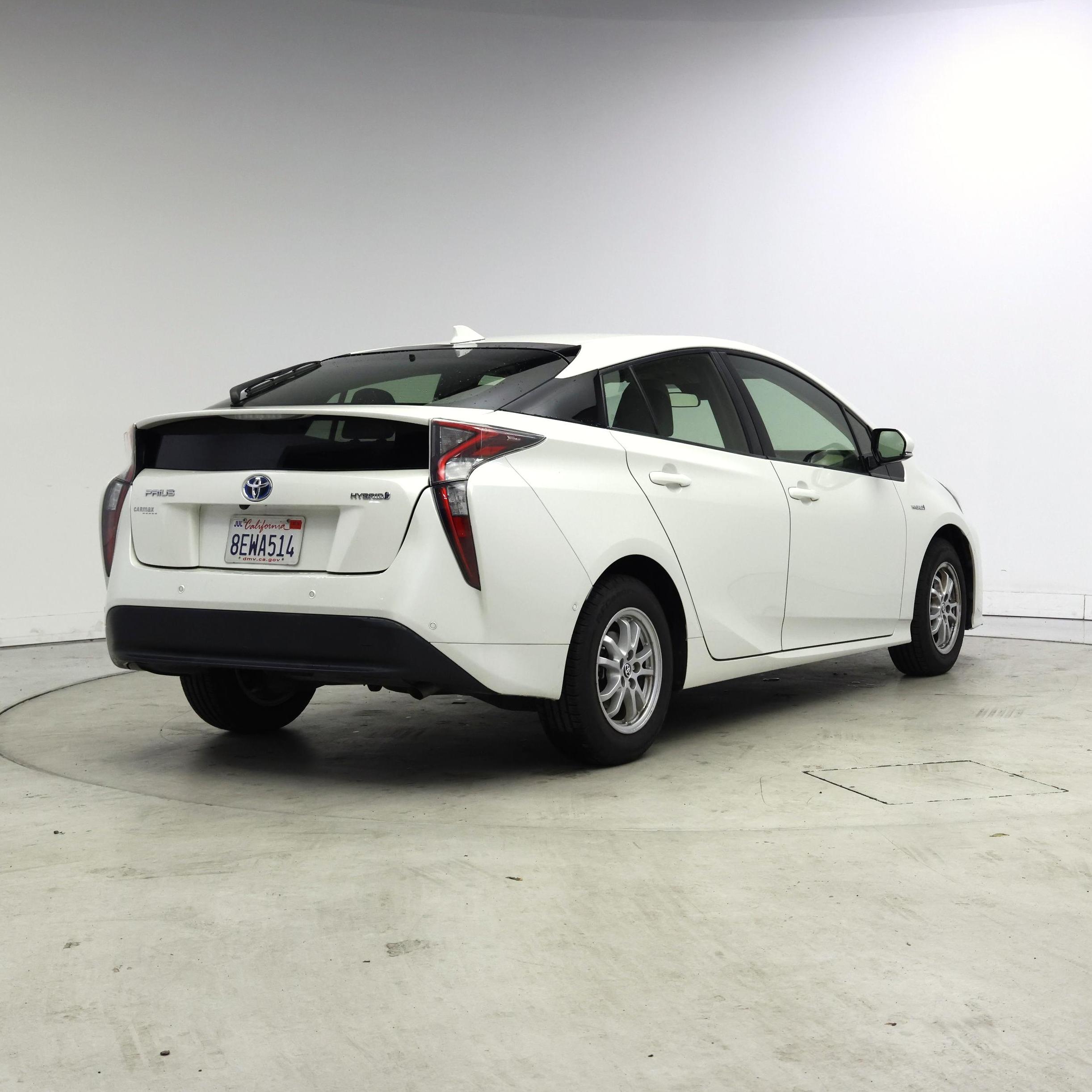Thumbnail: 2018 Toyota Prius - 8