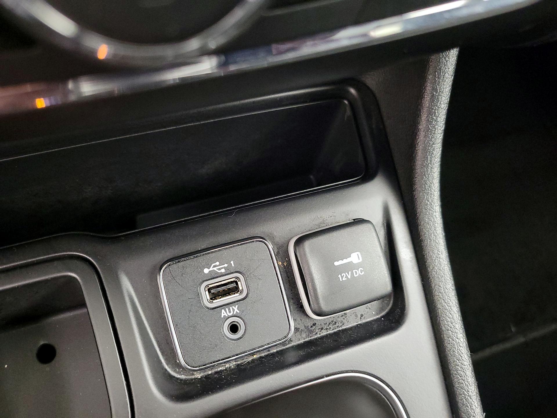 Thumbnail: 2019 Jeep Cherokee - 19