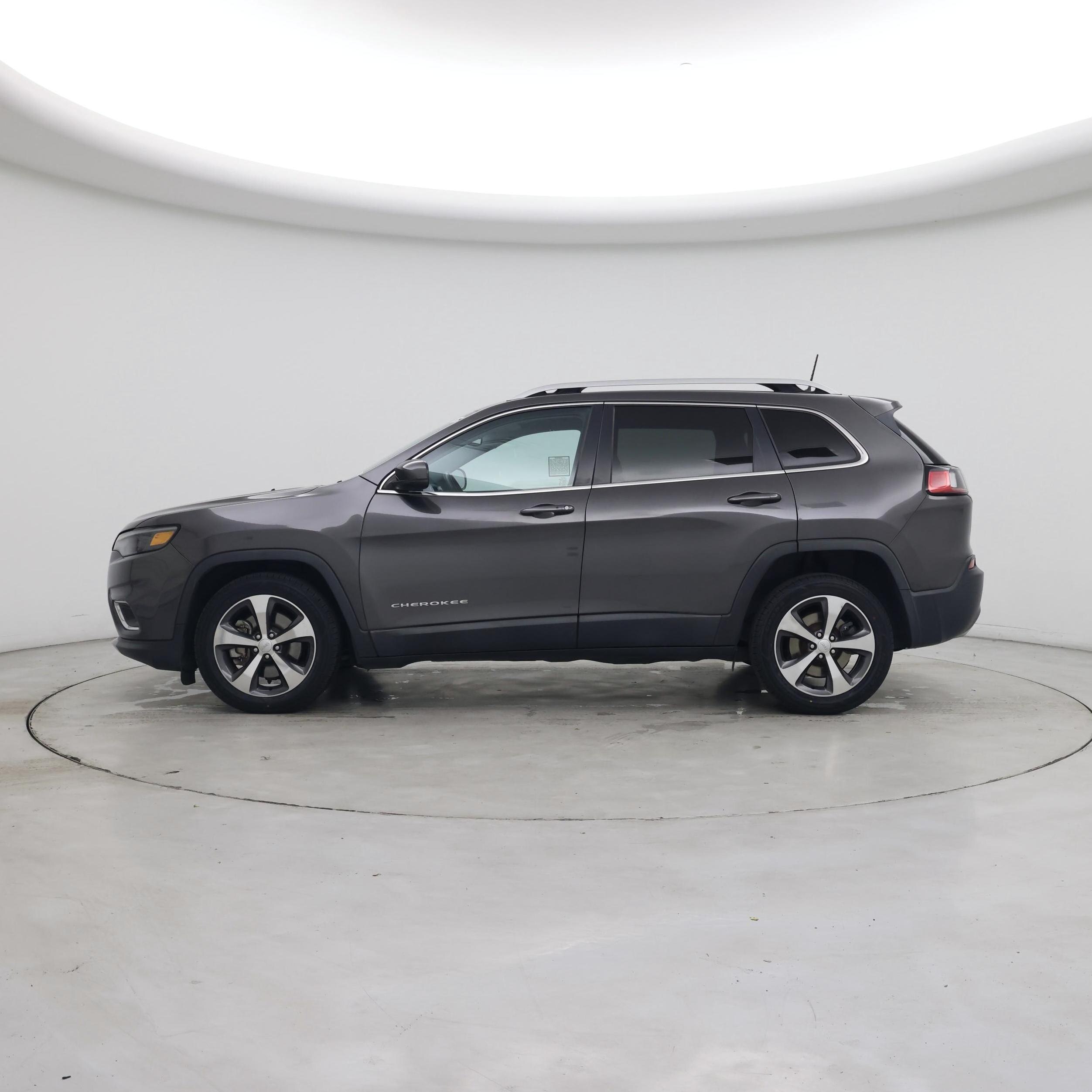 Thumbnail: 2019 Jeep Cherokee - 3