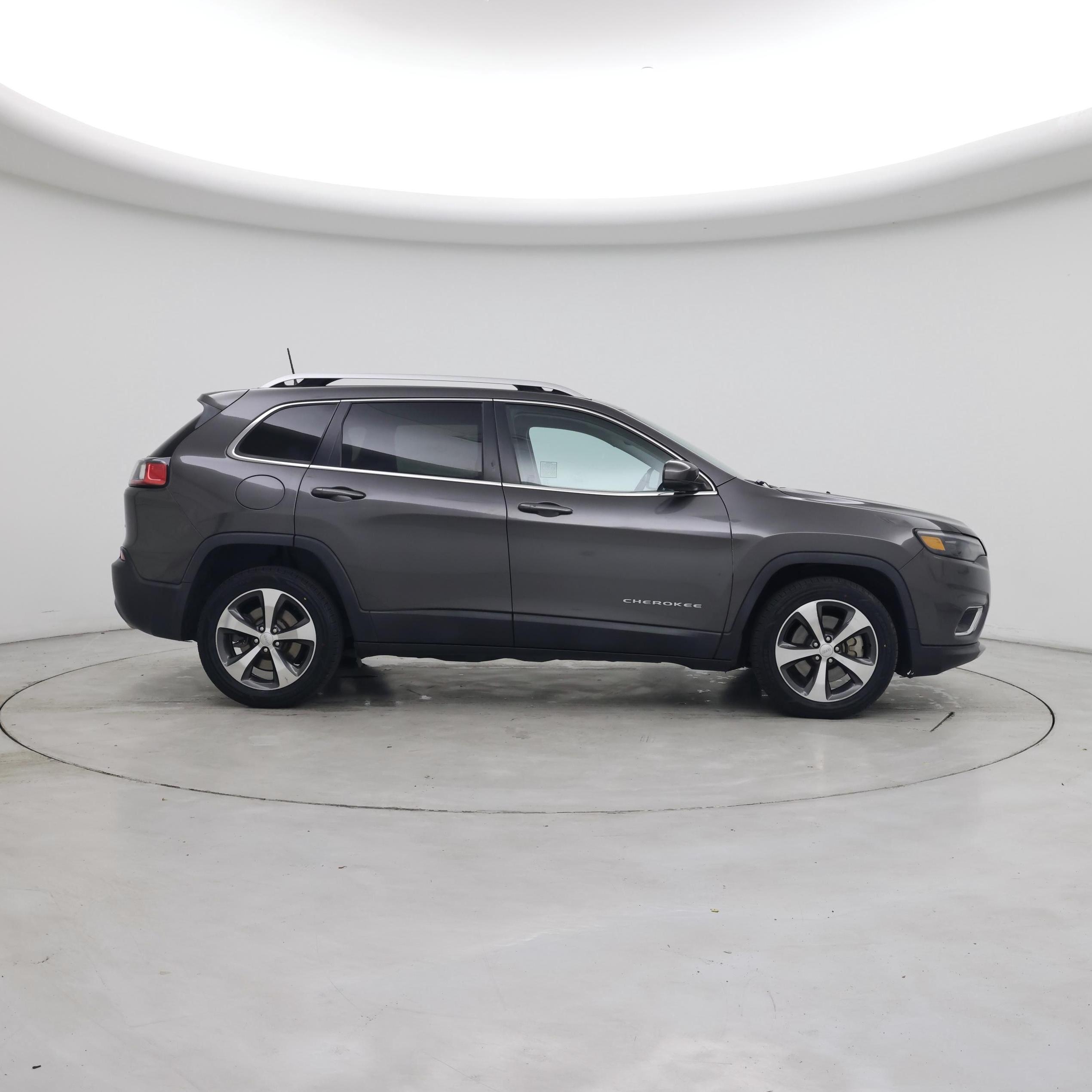 Thumbnail: 2019 Jeep Cherokee - 7