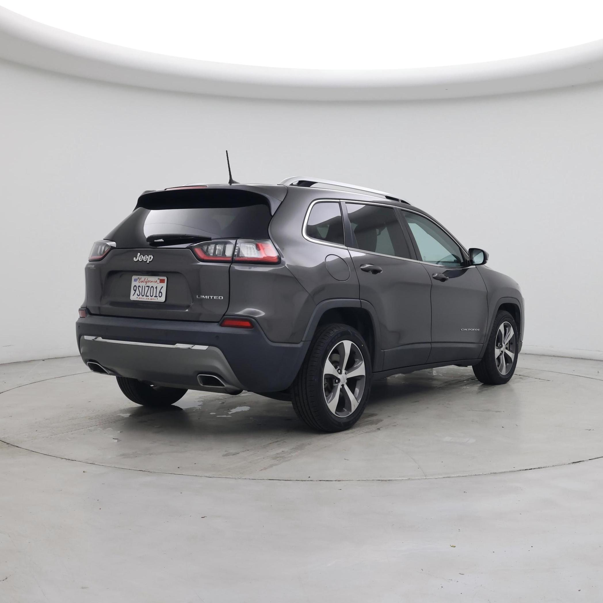 Thumbnail: 2019 Jeep Cherokee - 8