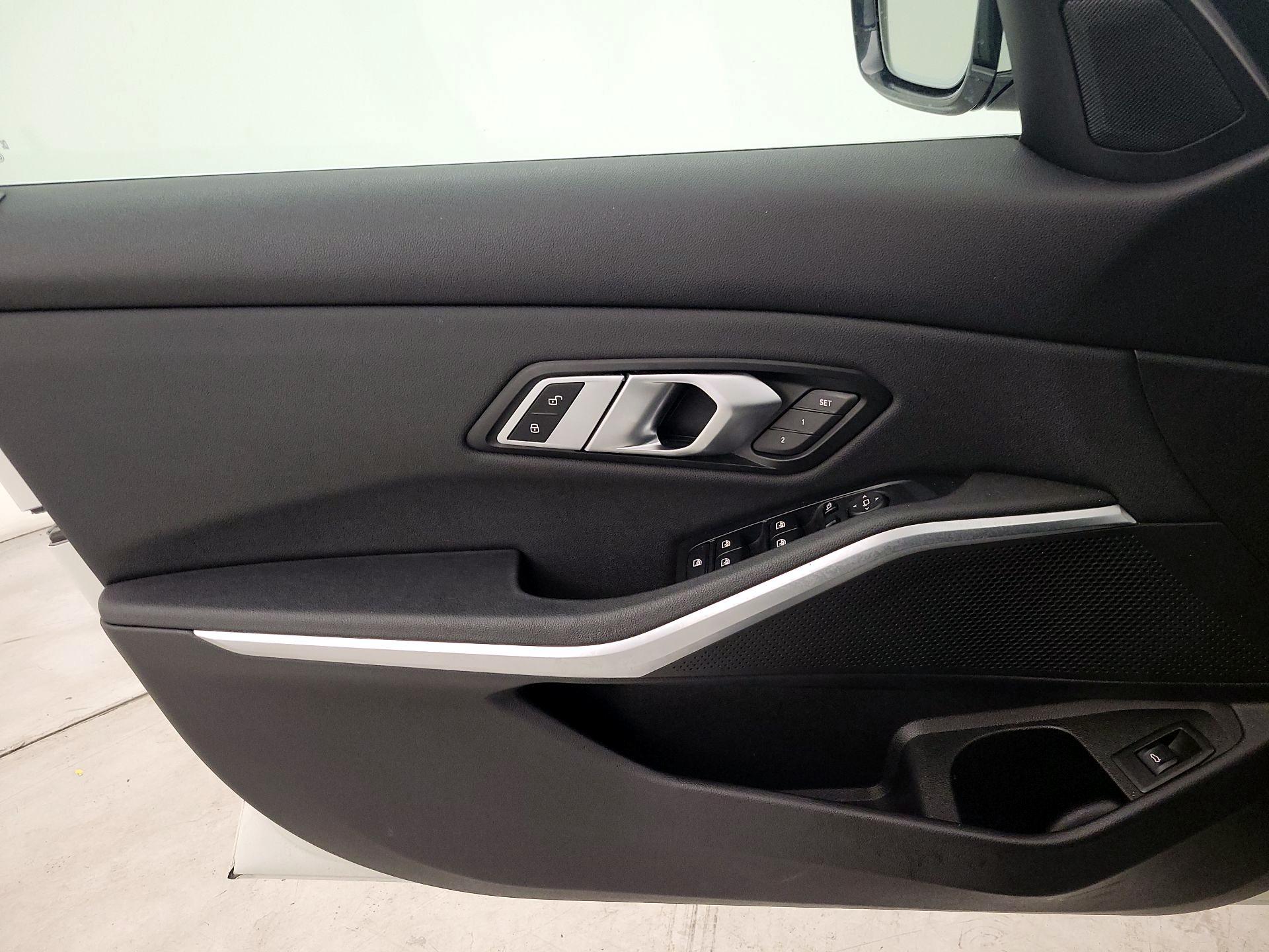 Thumbnail: 2020 BMW 3 Series - 12