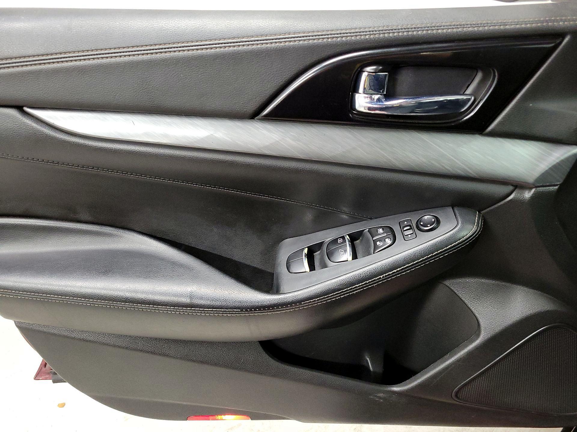 Thumbnail: 2017 Nissan Maxima - 12