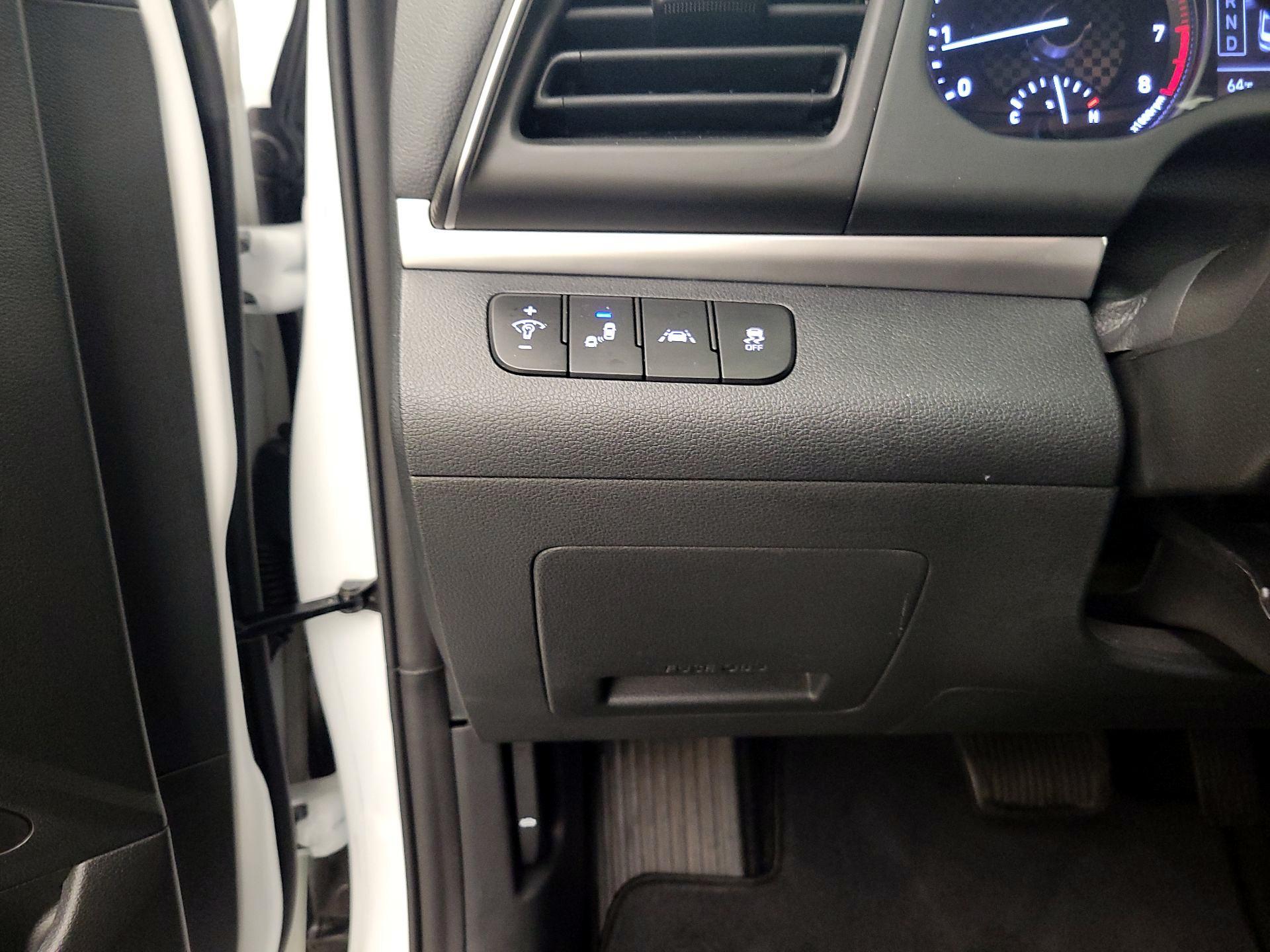 Thumbnail: 2020 Hyundai Elantra - 13