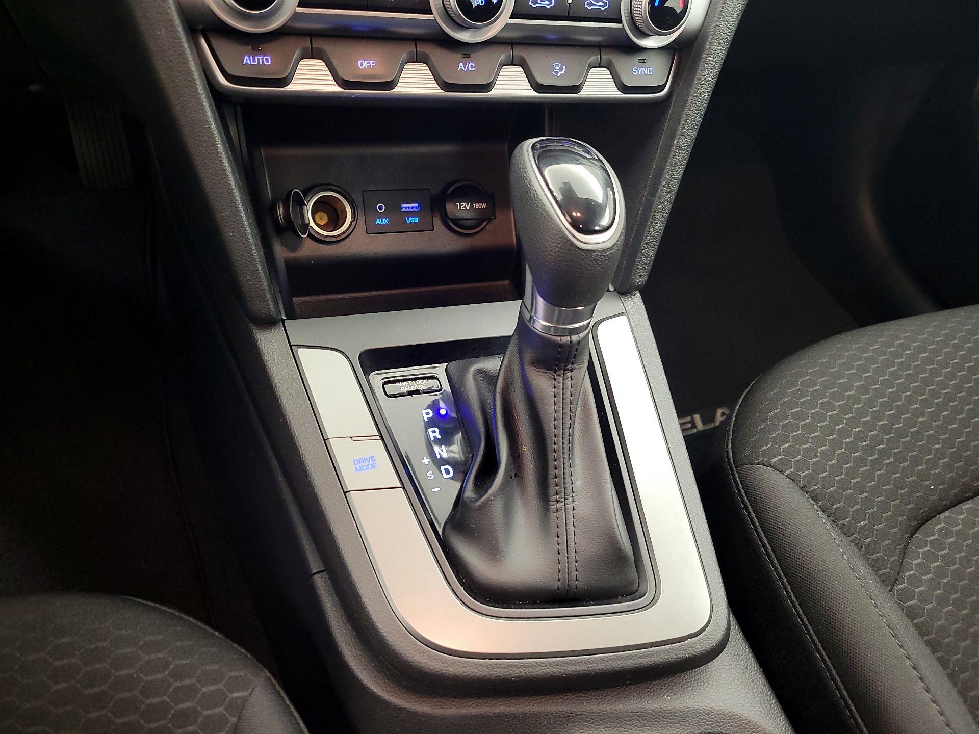 Thumbnail: 2020 Hyundai Elantra - 17