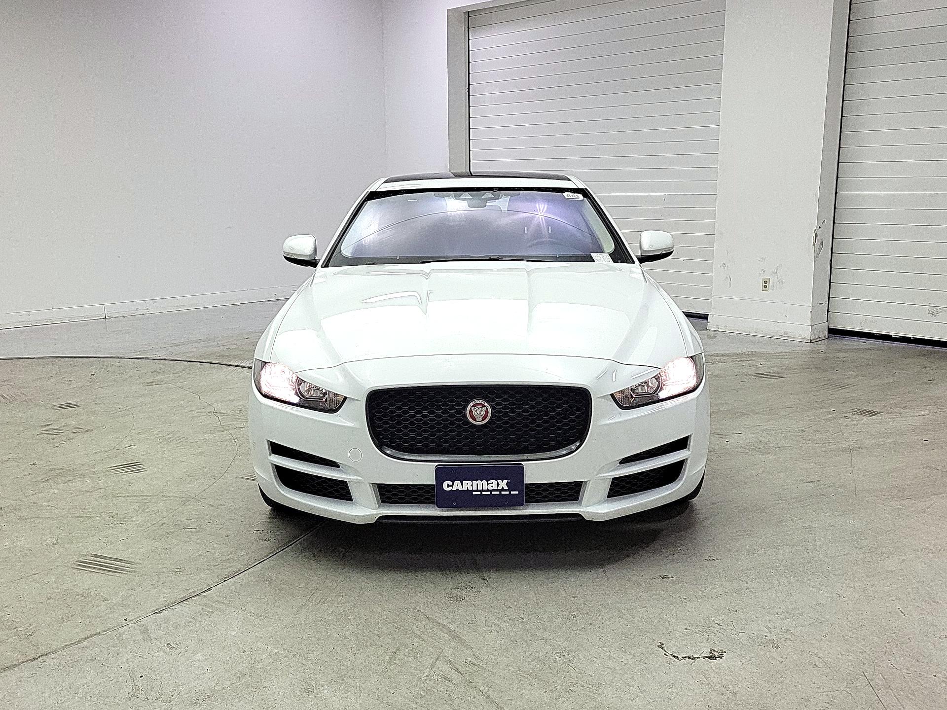 Thumbnail: 2018 Jaguar XE - 2