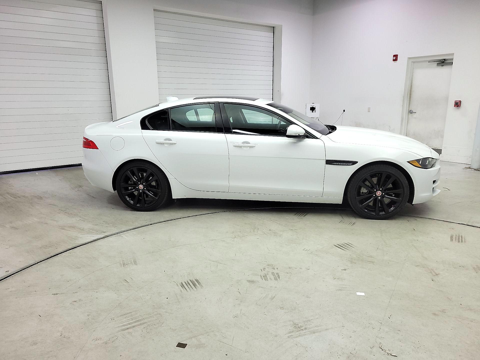 Thumbnail: 2018 Jaguar XE - 4