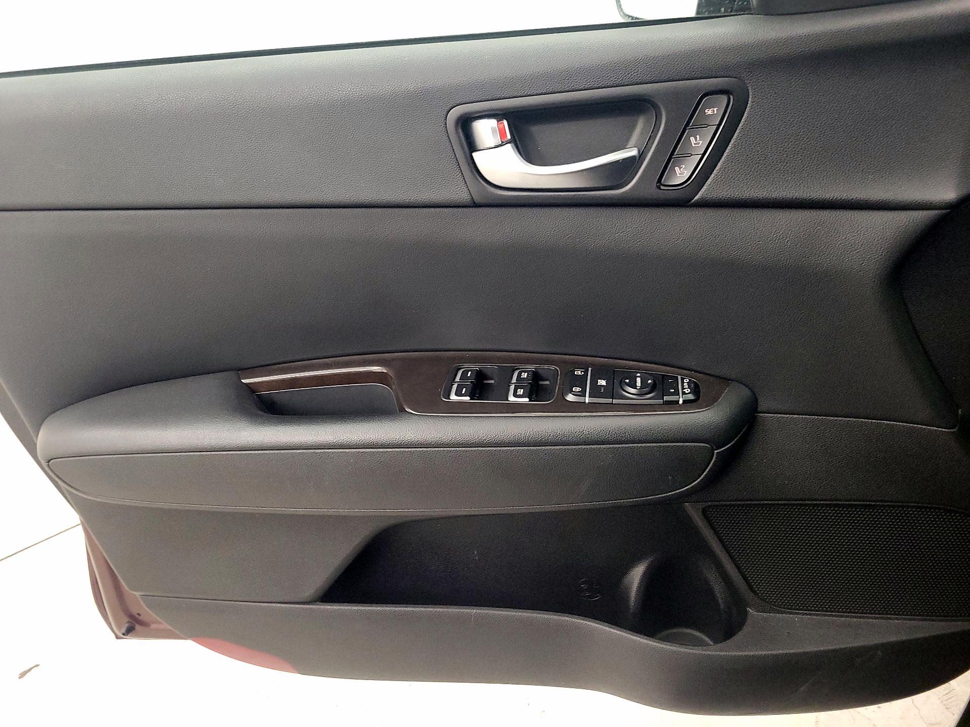 Thumbnail: 2018 Kia Optima - 12