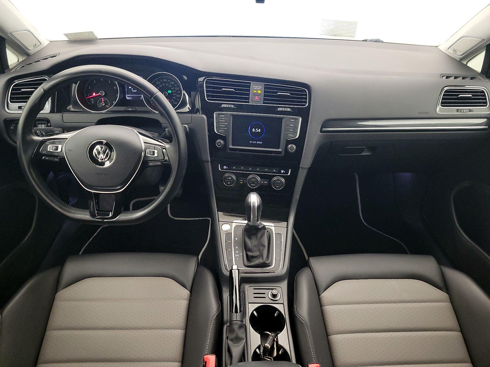 Thumbnail: 2017 Volkswagen Golf - 9