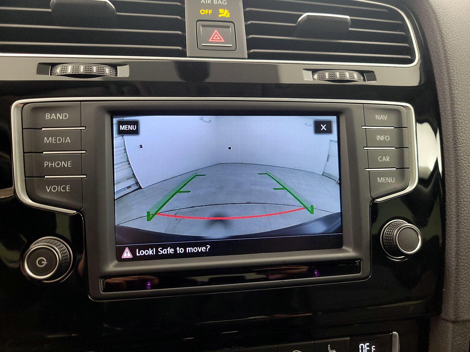 Thumbnail: 2017 Volkswagen Golf - 15