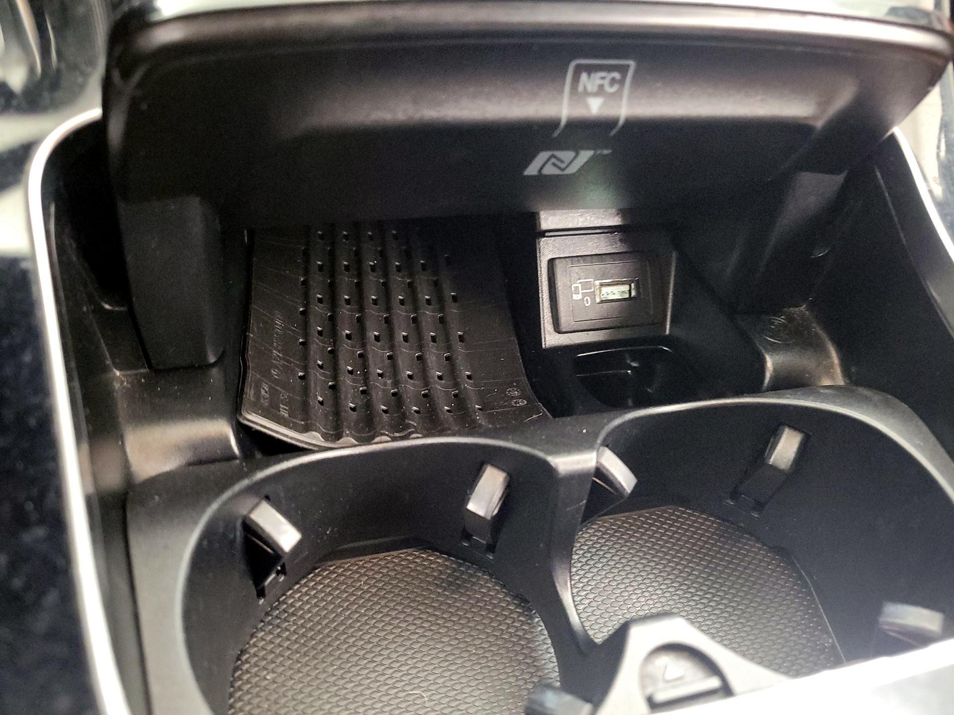 Thumbnail: 2018 Mercedes-Benz E-Class - 18