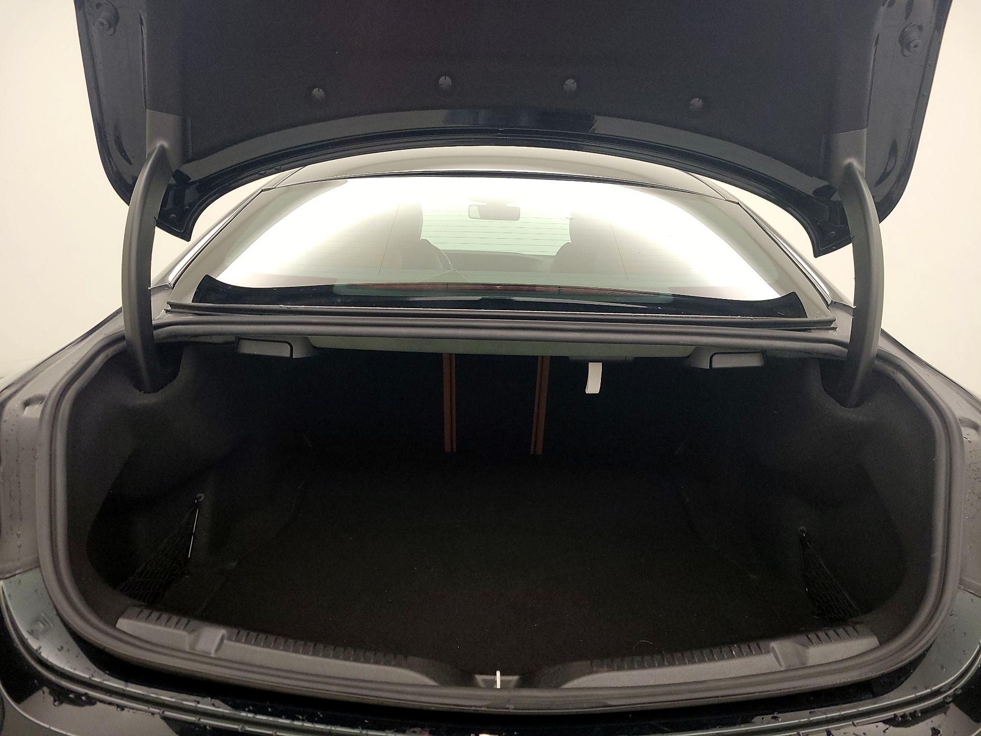 Thumbnail: 2018 Mercedes-Benz E-Class - 20