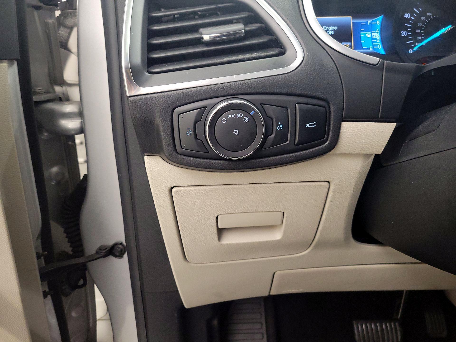 Thumbnail: 2016 Ford Edge - 13