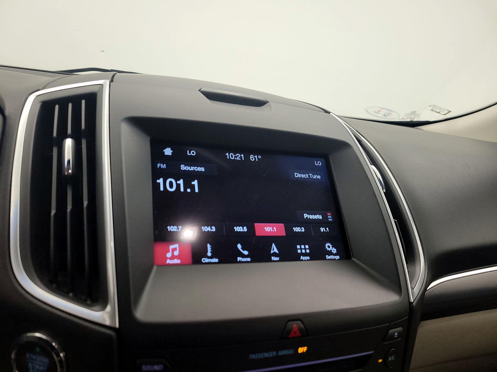 Thumbnail: 2016 Ford Edge - 15