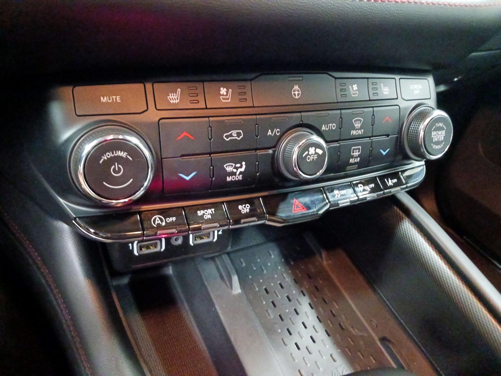 Thumbnail: 2025 Dodge Durango - 14