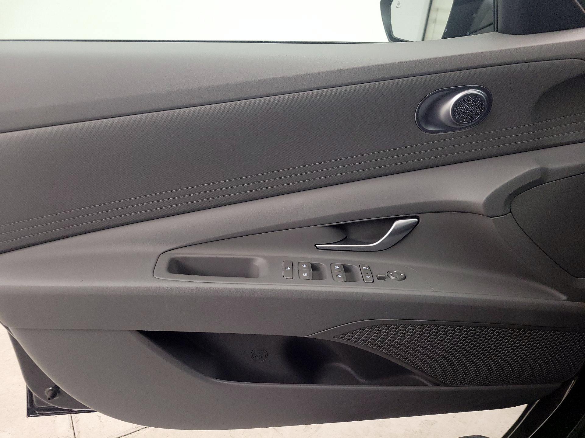 Thumbnail: 2023 Hyundai Elantra - 12