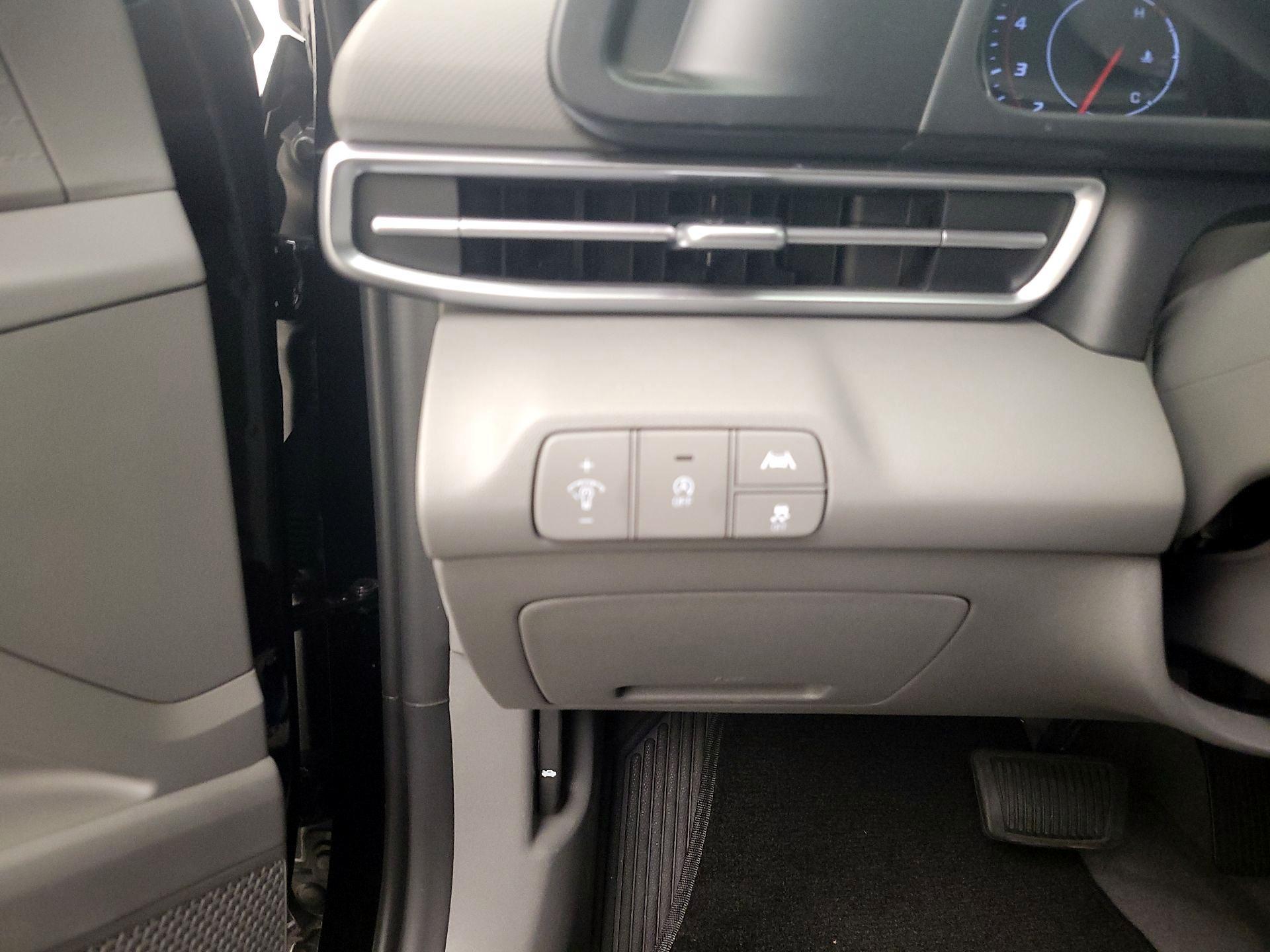 Thumbnail: 2023 Hyundai Elantra - 13