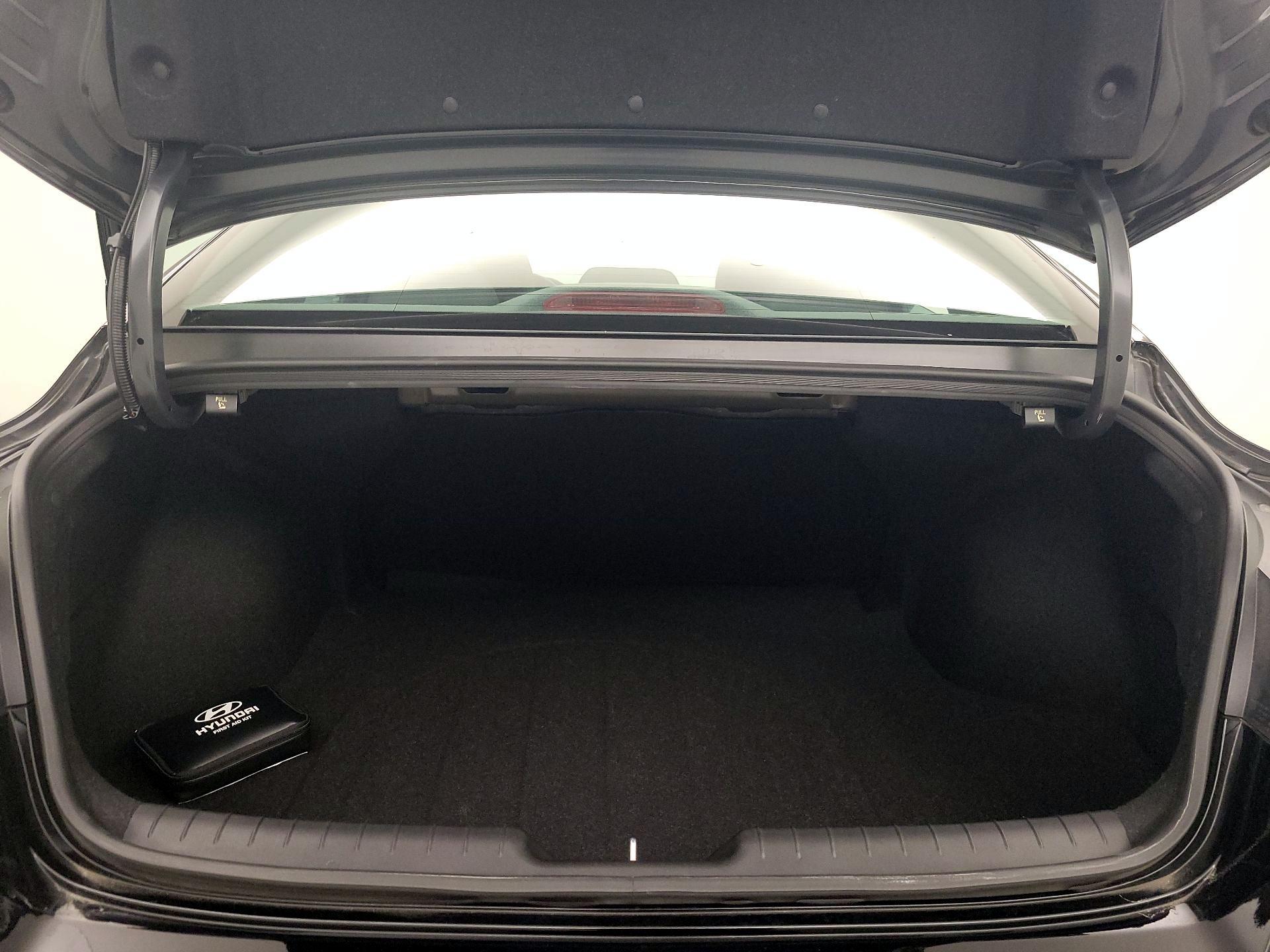 Thumbnail: 2023 Hyundai Elantra - 20