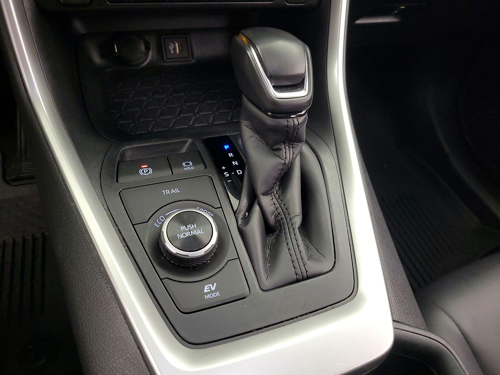 Thumbnail: 2024 Toyota RAV4 - 17