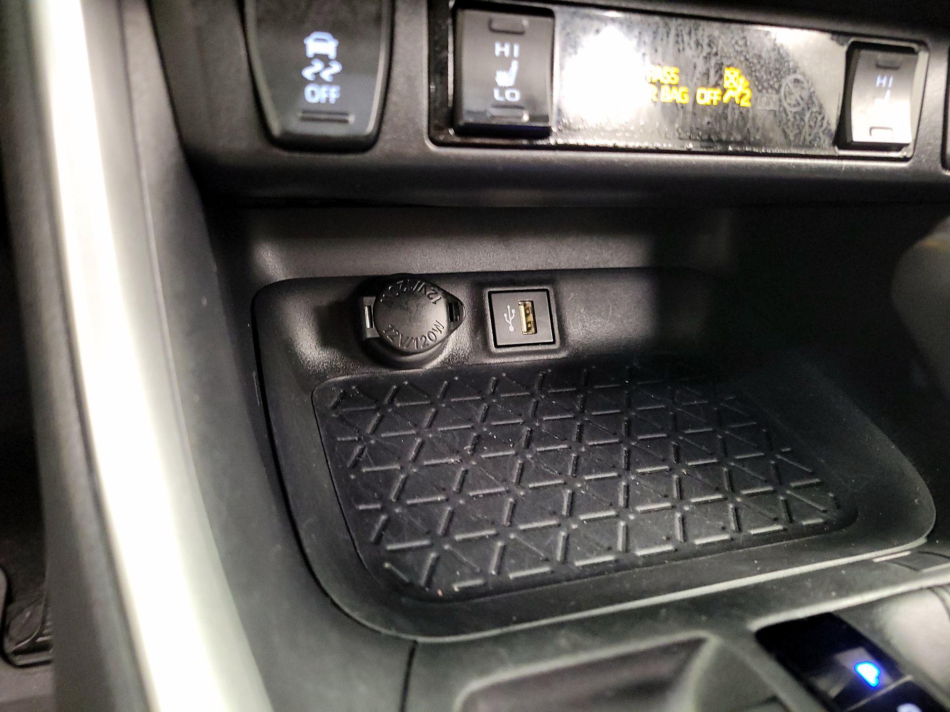 Thumbnail: 2024 Toyota RAV4 - 18