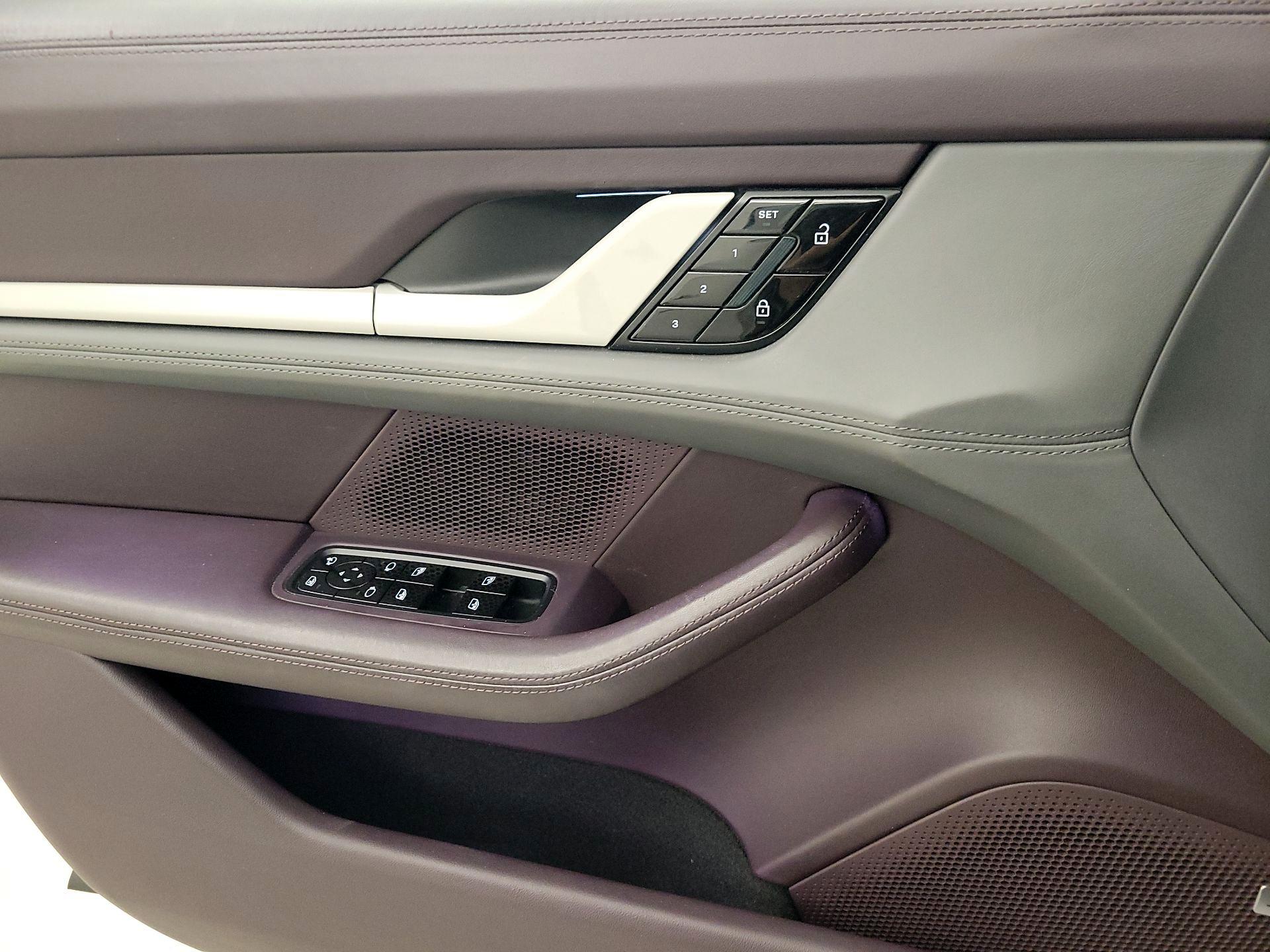 Thumbnail: 2021 Porsche Taycan - 12