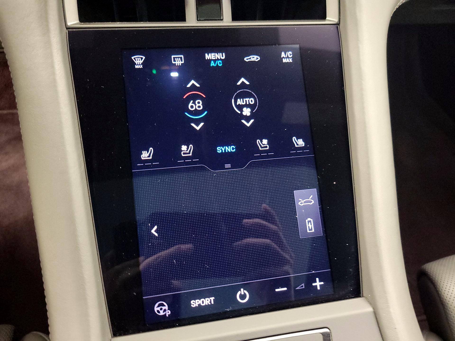 Thumbnail: 2021 Porsche Taycan - 17