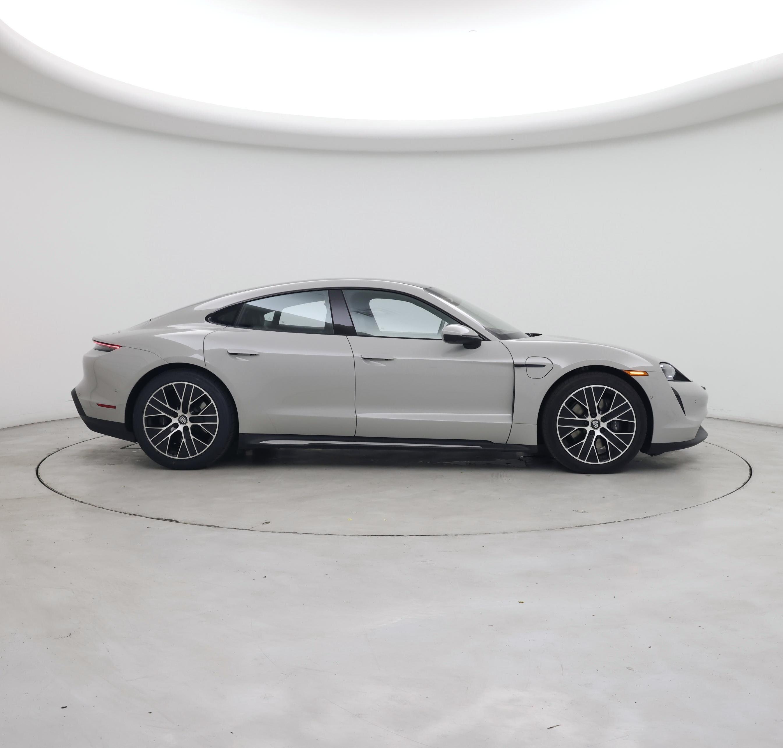 Thumbnail: 2021 Porsche Taycan - 7