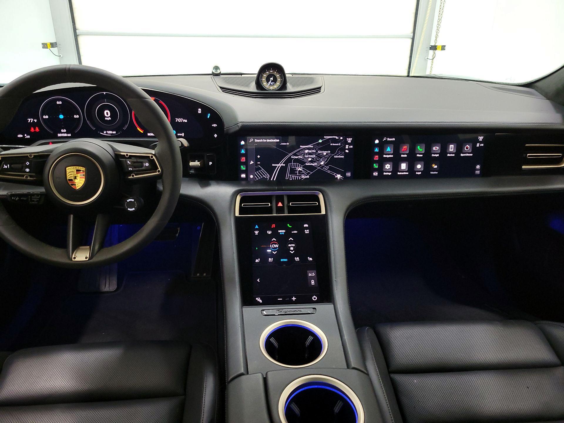 Thumbnail: 2021 Porsche Taycan - 9