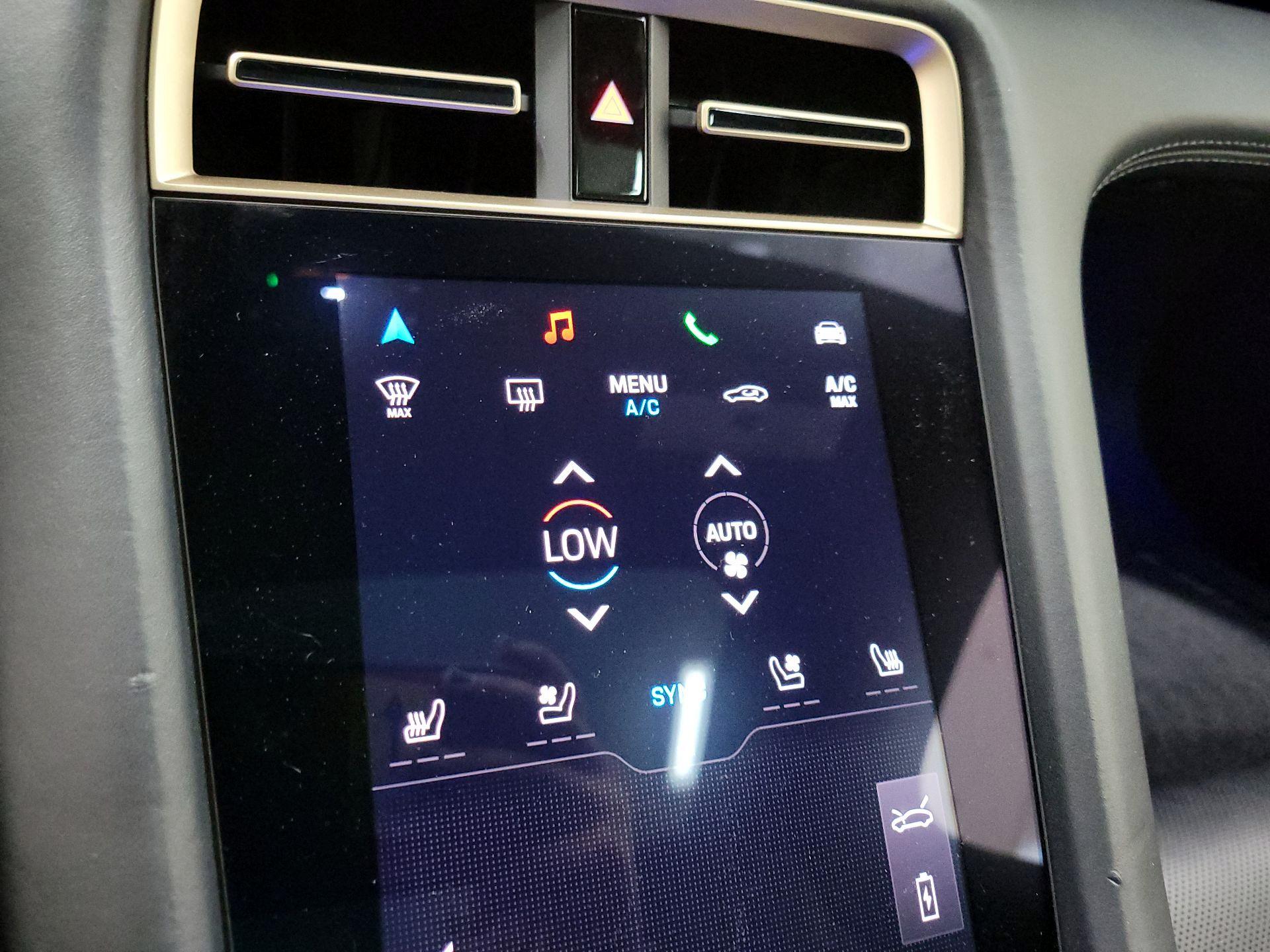 Thumbnail: 2021 Porsche Taycan - 16