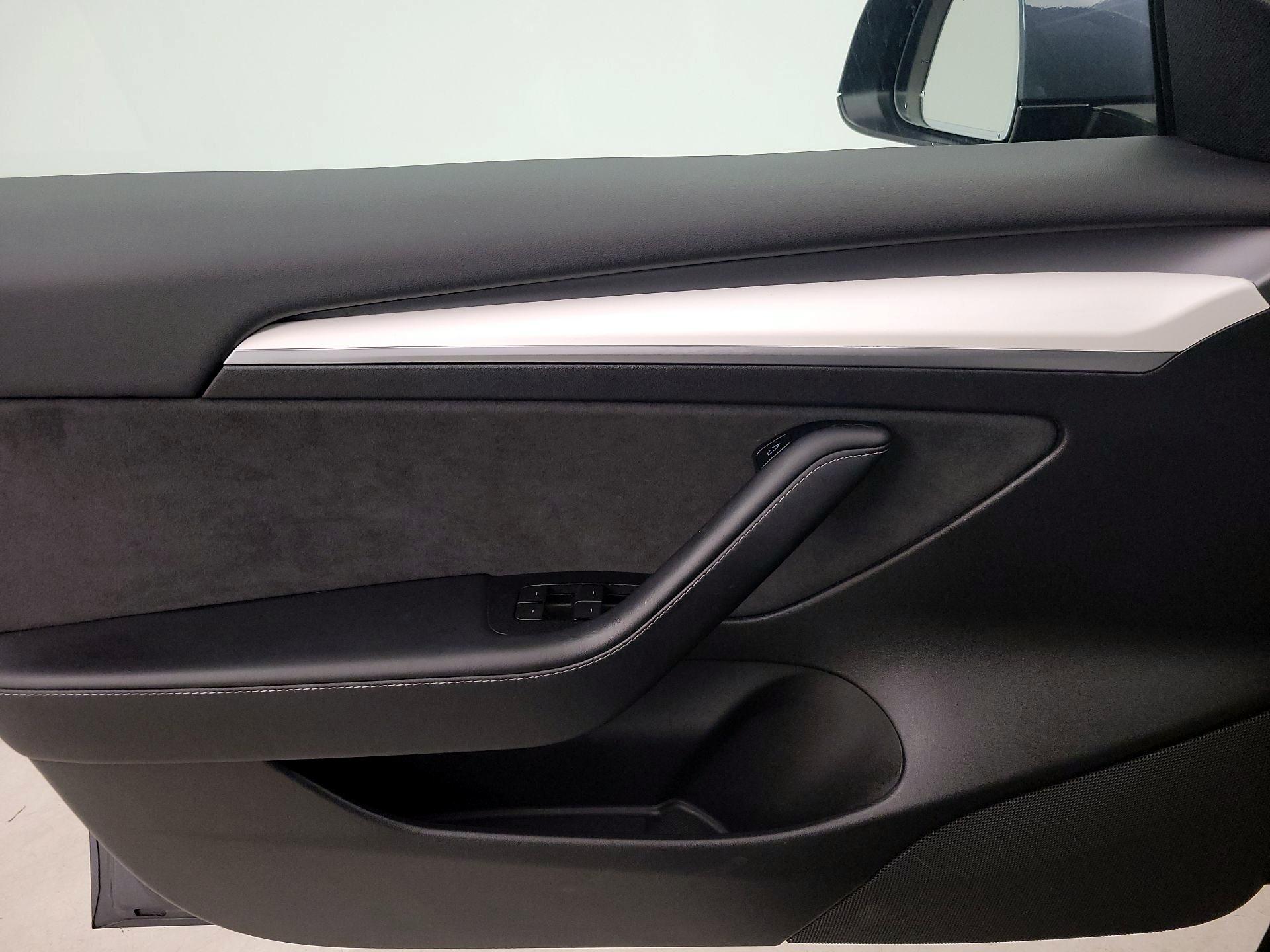 Thumbnail: 2022 Tesla Model 3 - 12