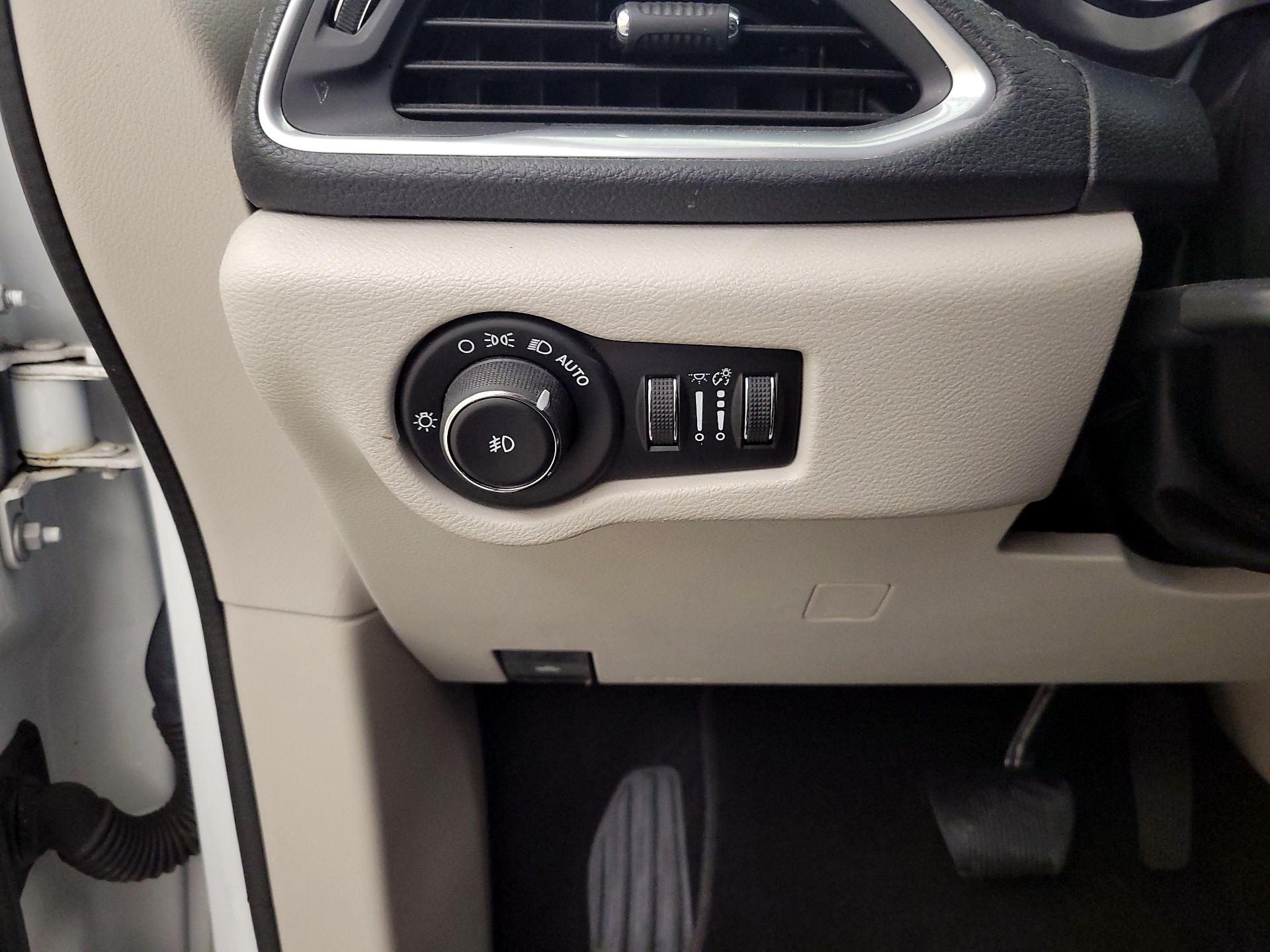 Thumbnail: 2018 Chrysler Pacifica - 13