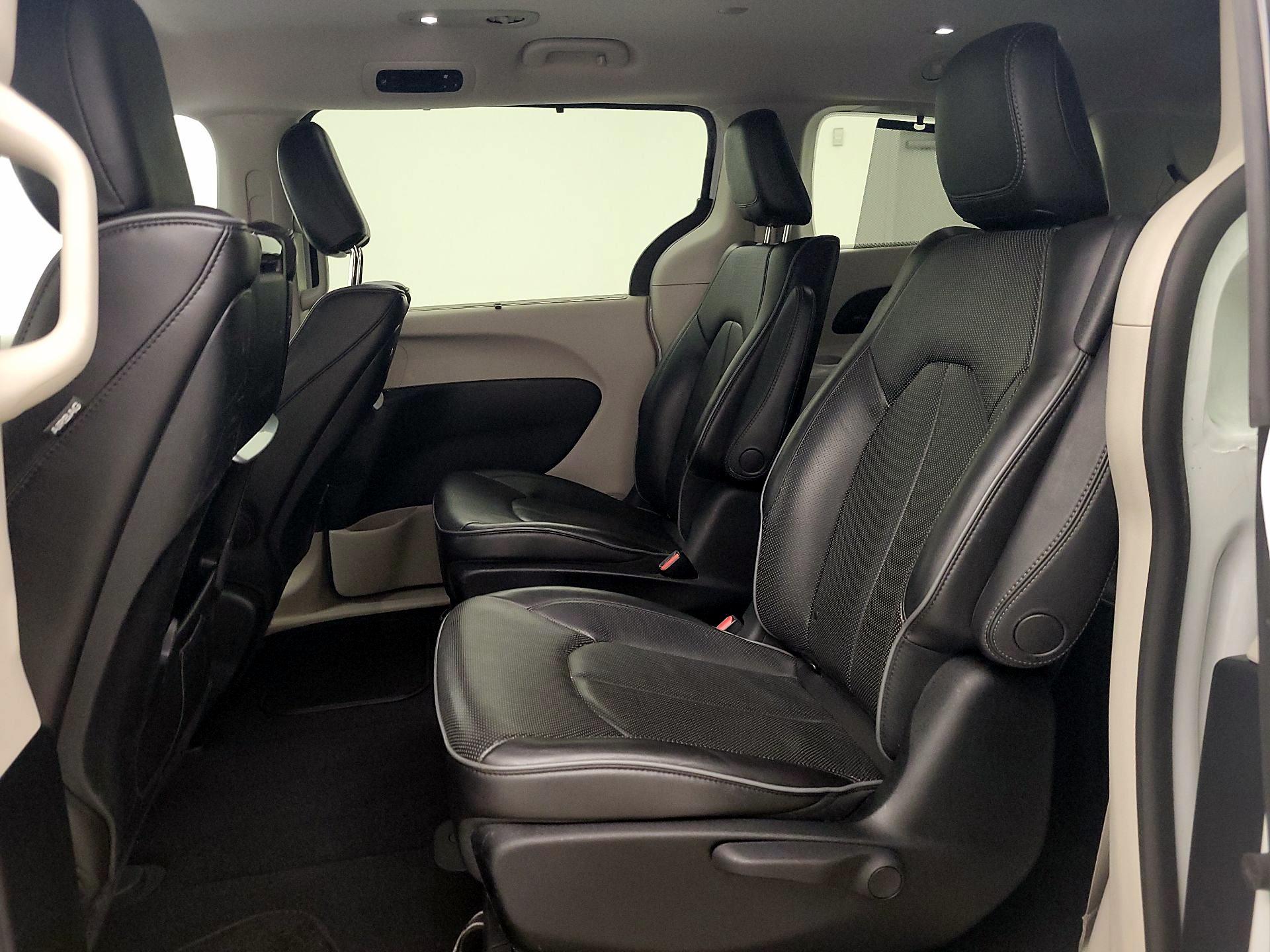 Thumbnail: 2018 Chrysler Pacifica - 19