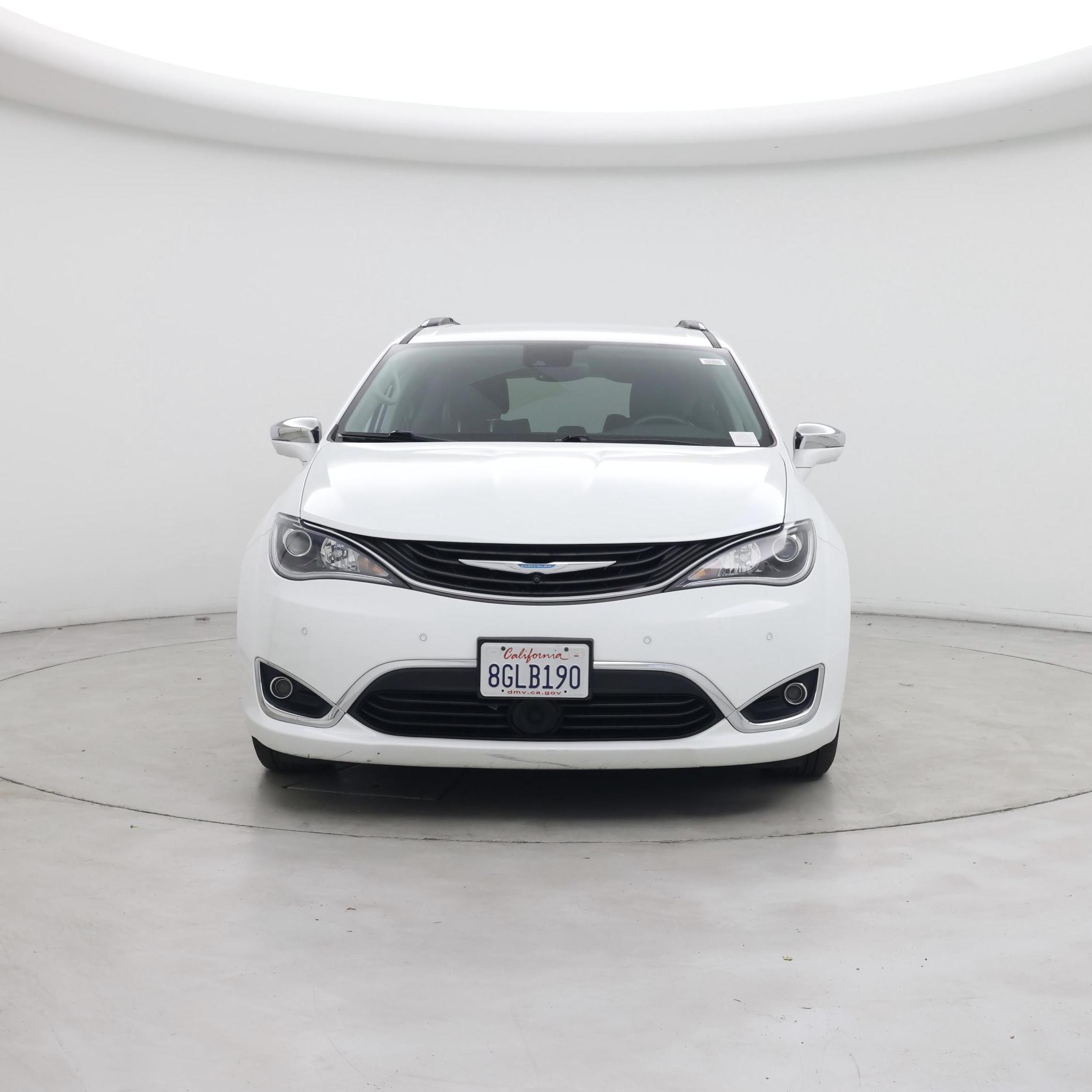 Thumbnail: 2018 Chrysler Pacifica - 5