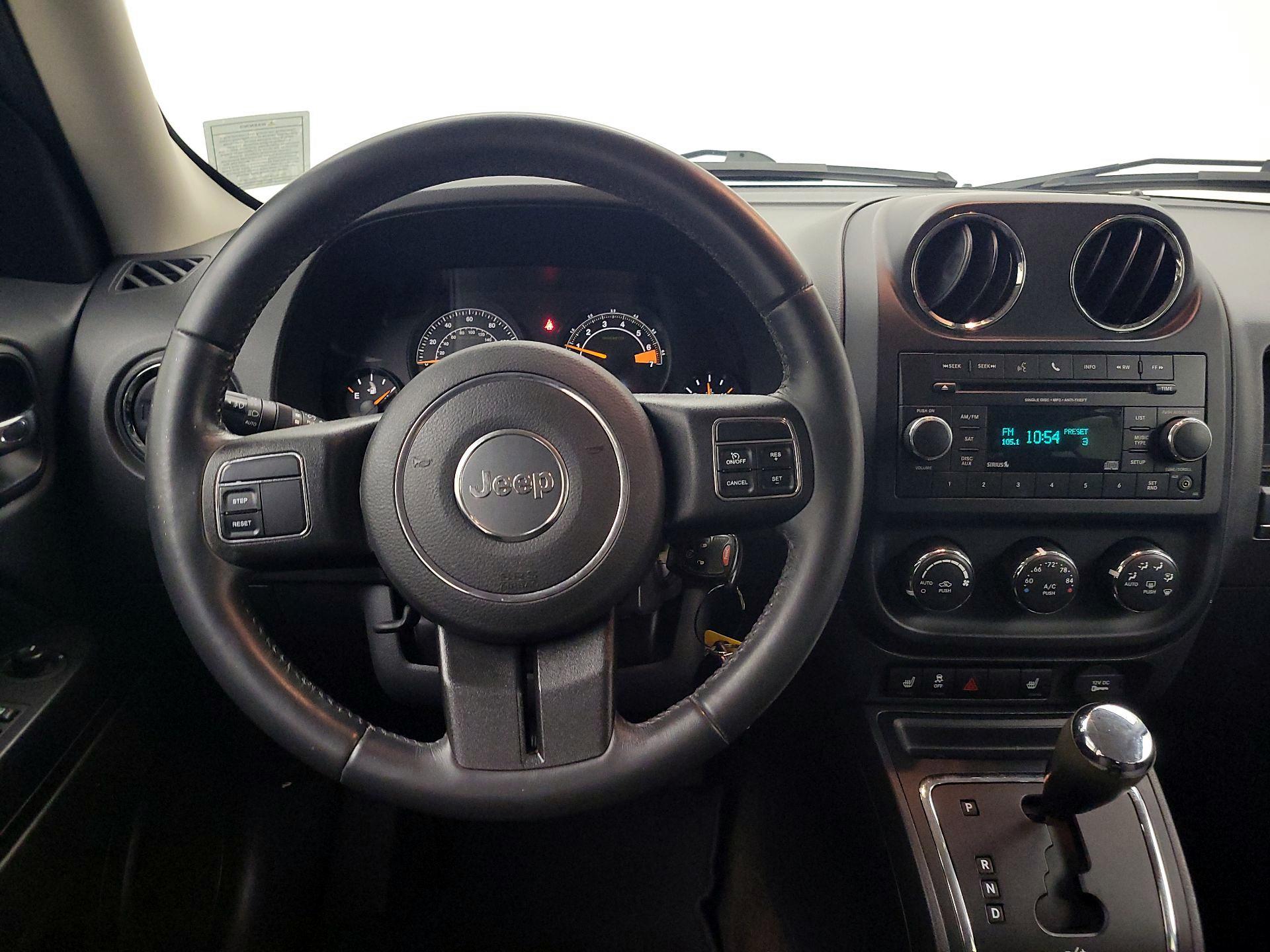 Thumbnail: 2016 Jeep Patriot - 10