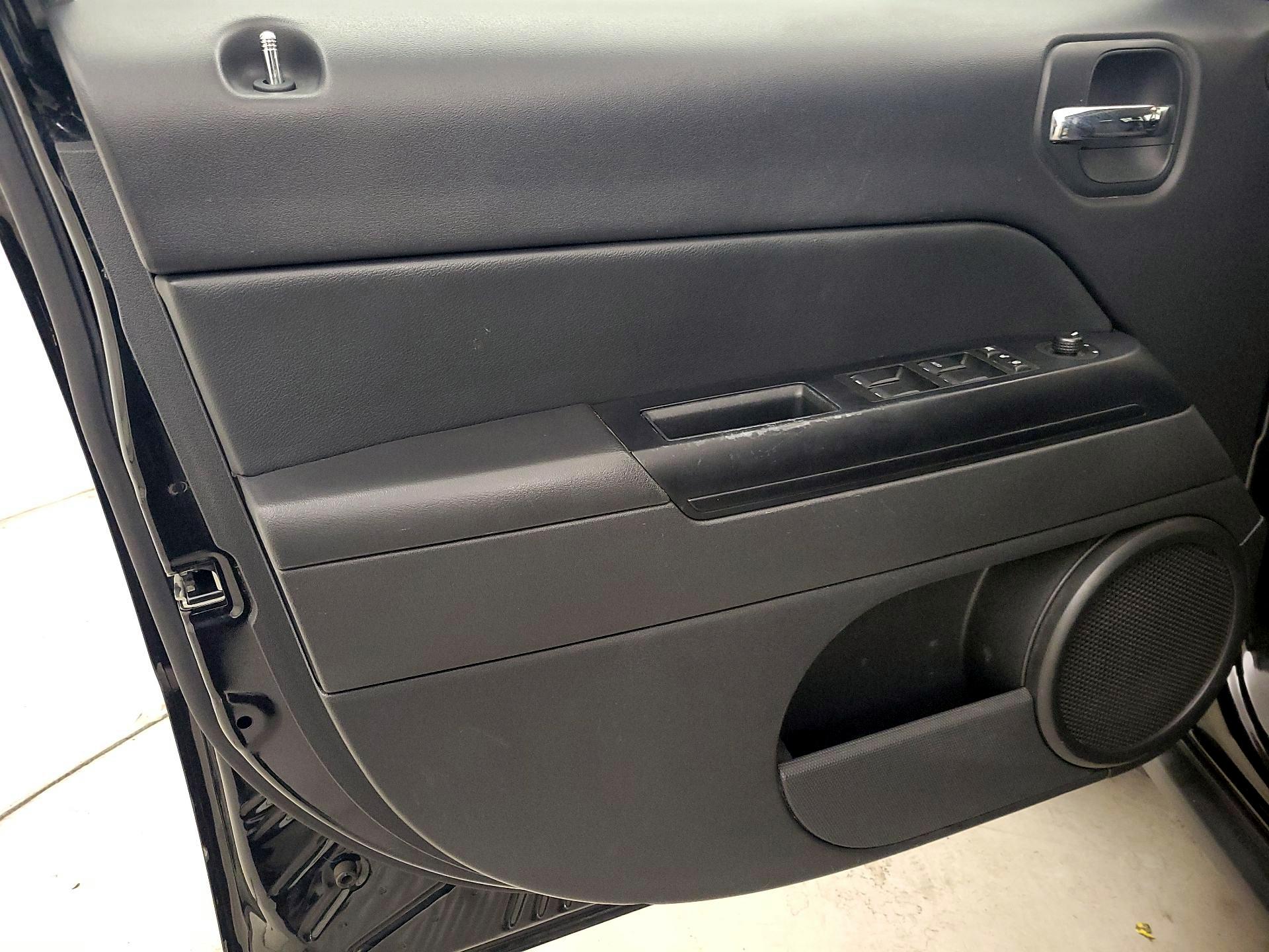 Thumbnail: 2016 Jeep Patriot - 12