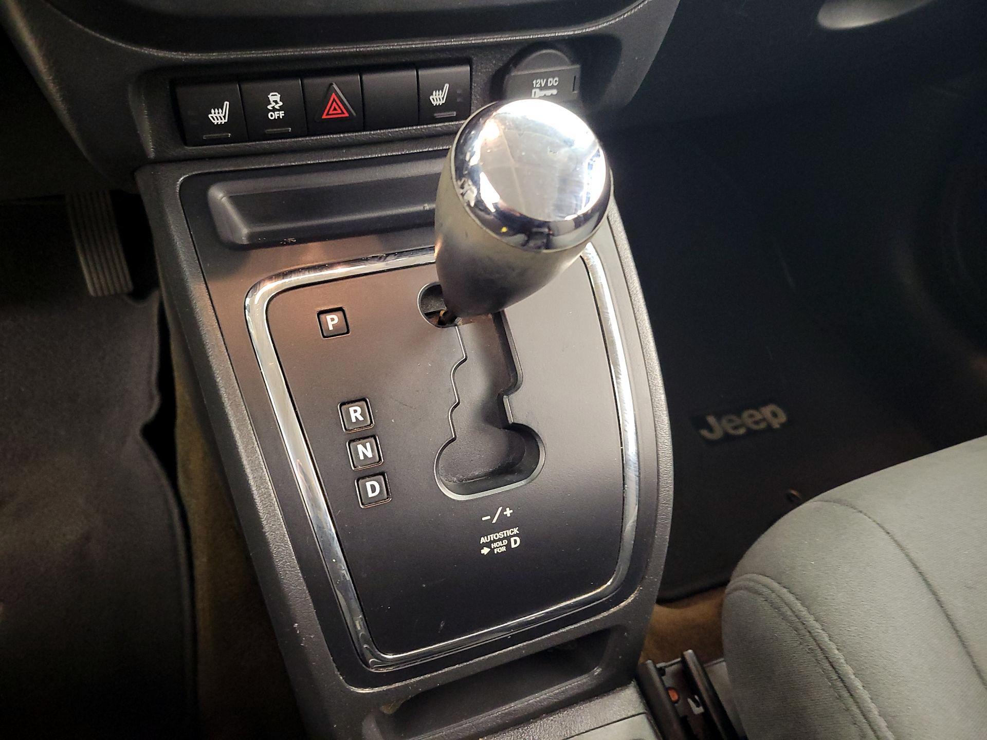 Thumbnail: 2016 Jeep Patriot - 16