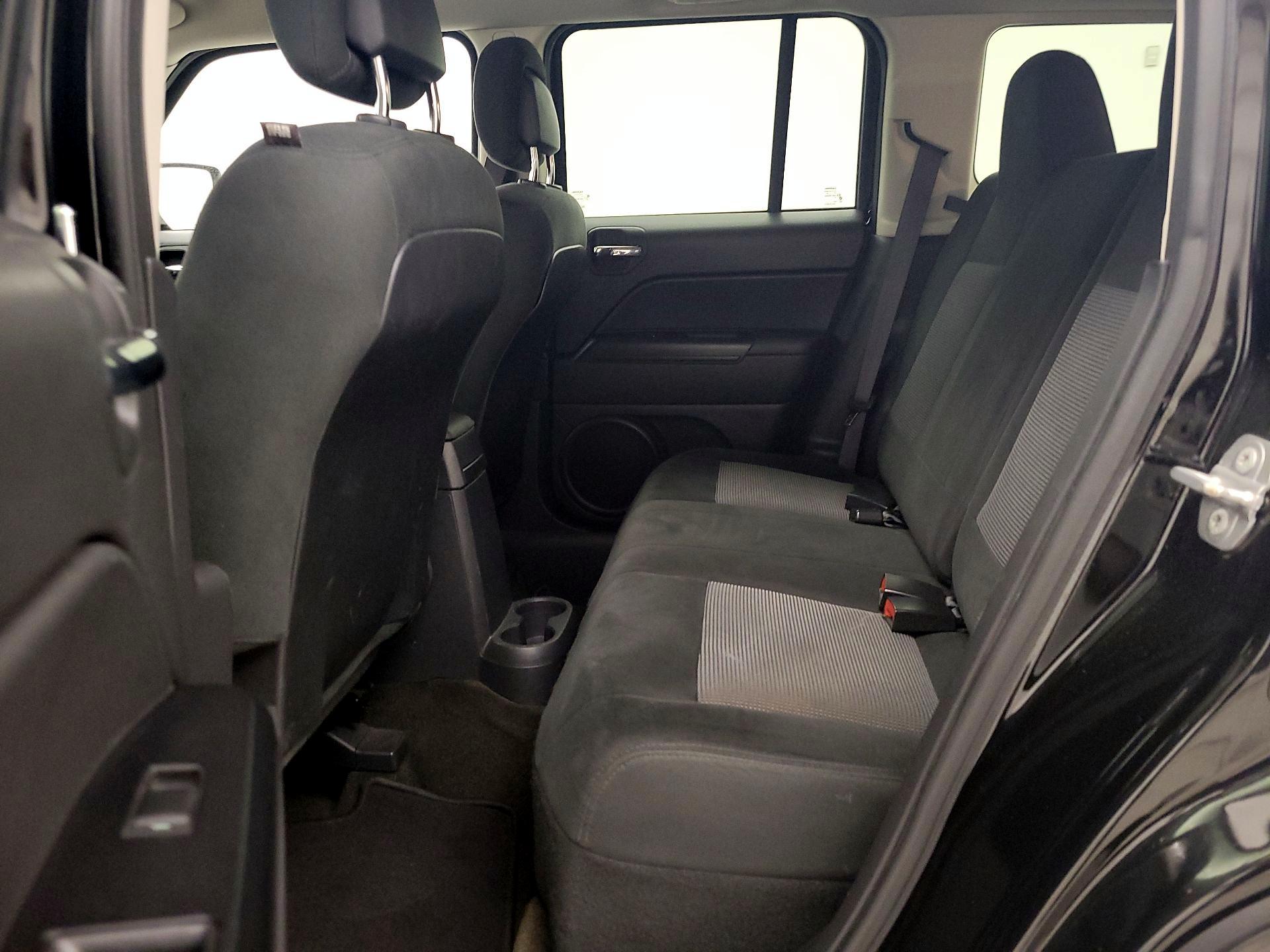 Thumbnail: 2016 Jeep Patriot - 18